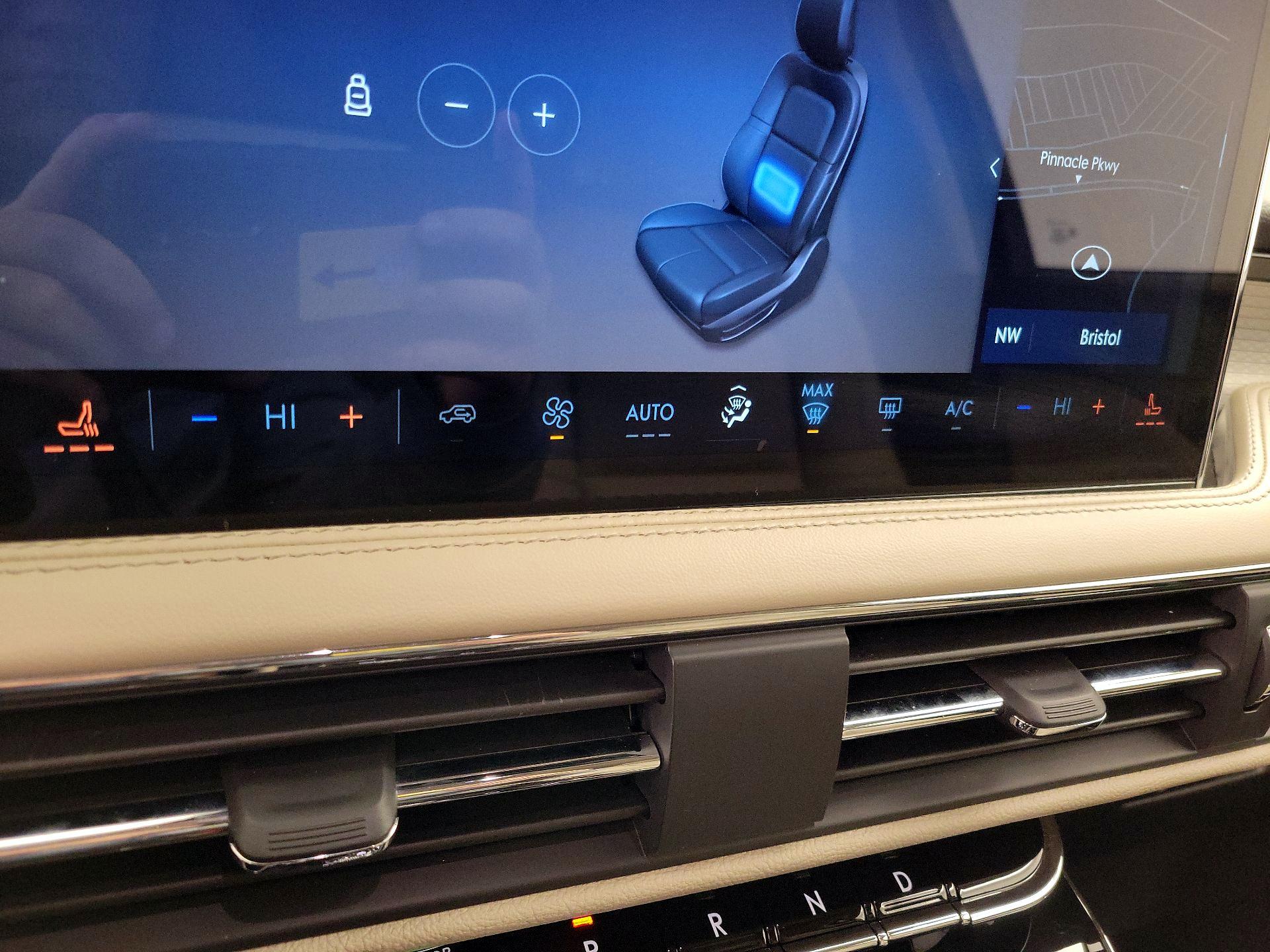 Thumbnail: 2025 Lincoln Corsair - 17