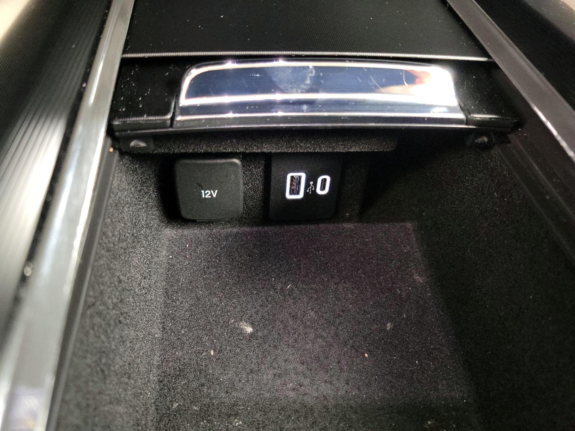 Thumbnail: 2025 Lincoln Corsair - 19