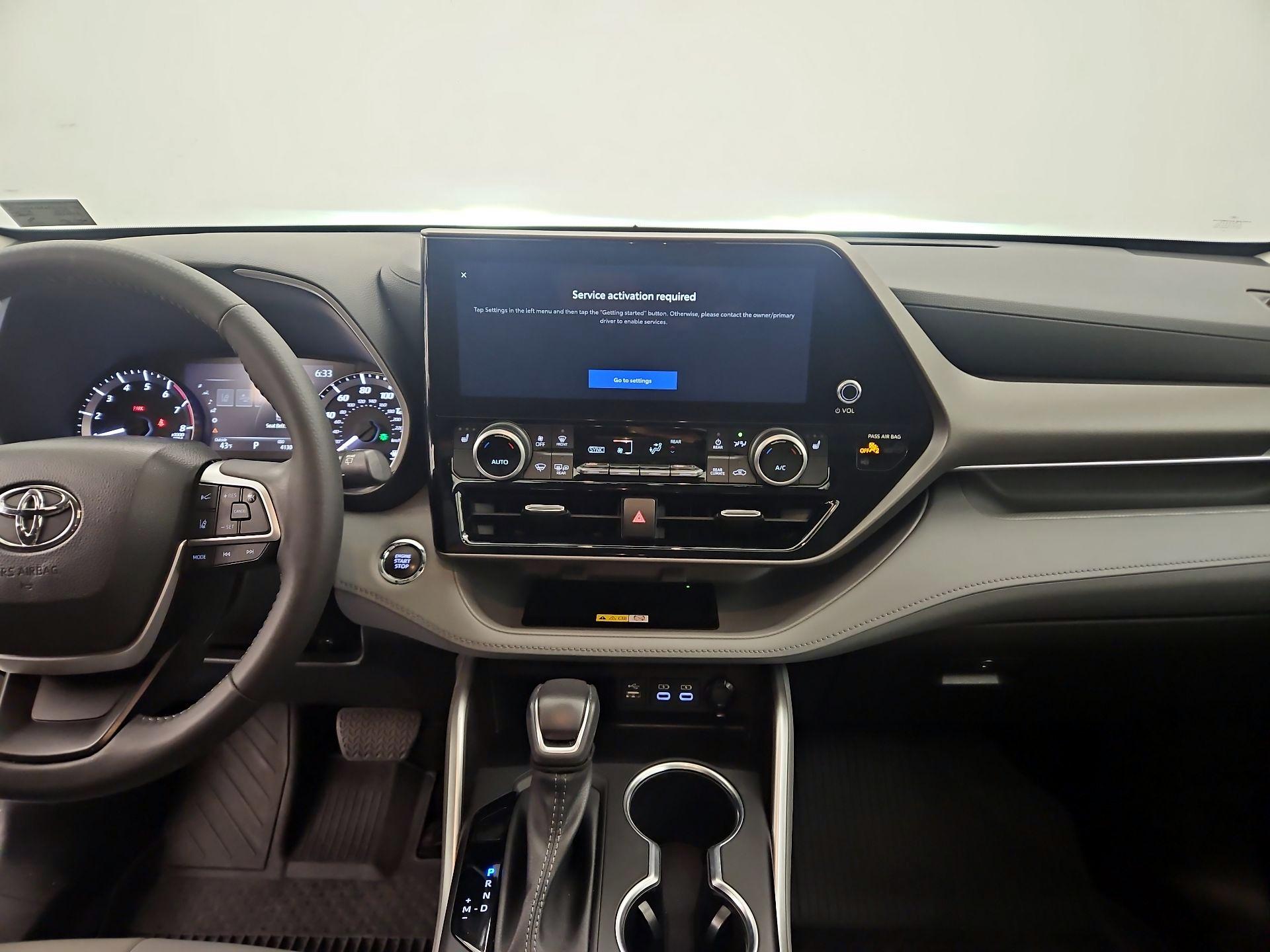 Thumbnail: 2023 Toyota Highlander - 9