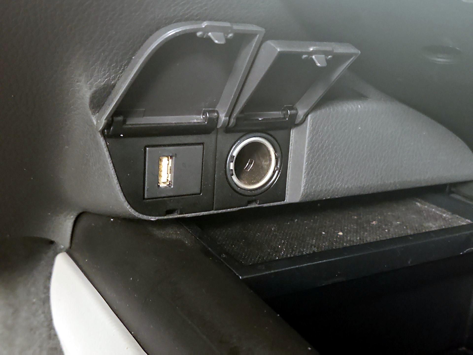 Thumbnail: 2023 Toyota Camry - 18