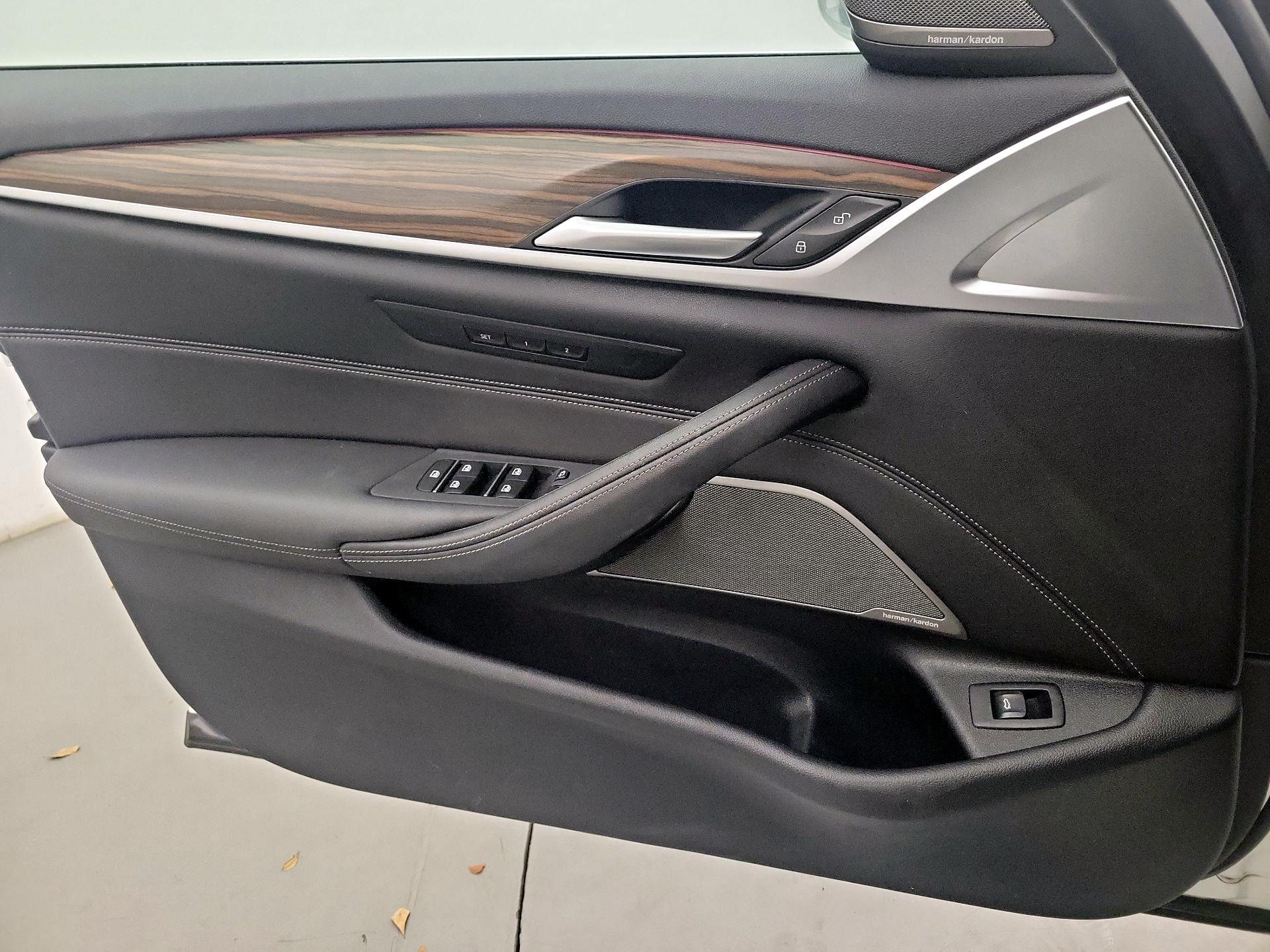 Thumbnail: 2023 BMW 5 Series - 10