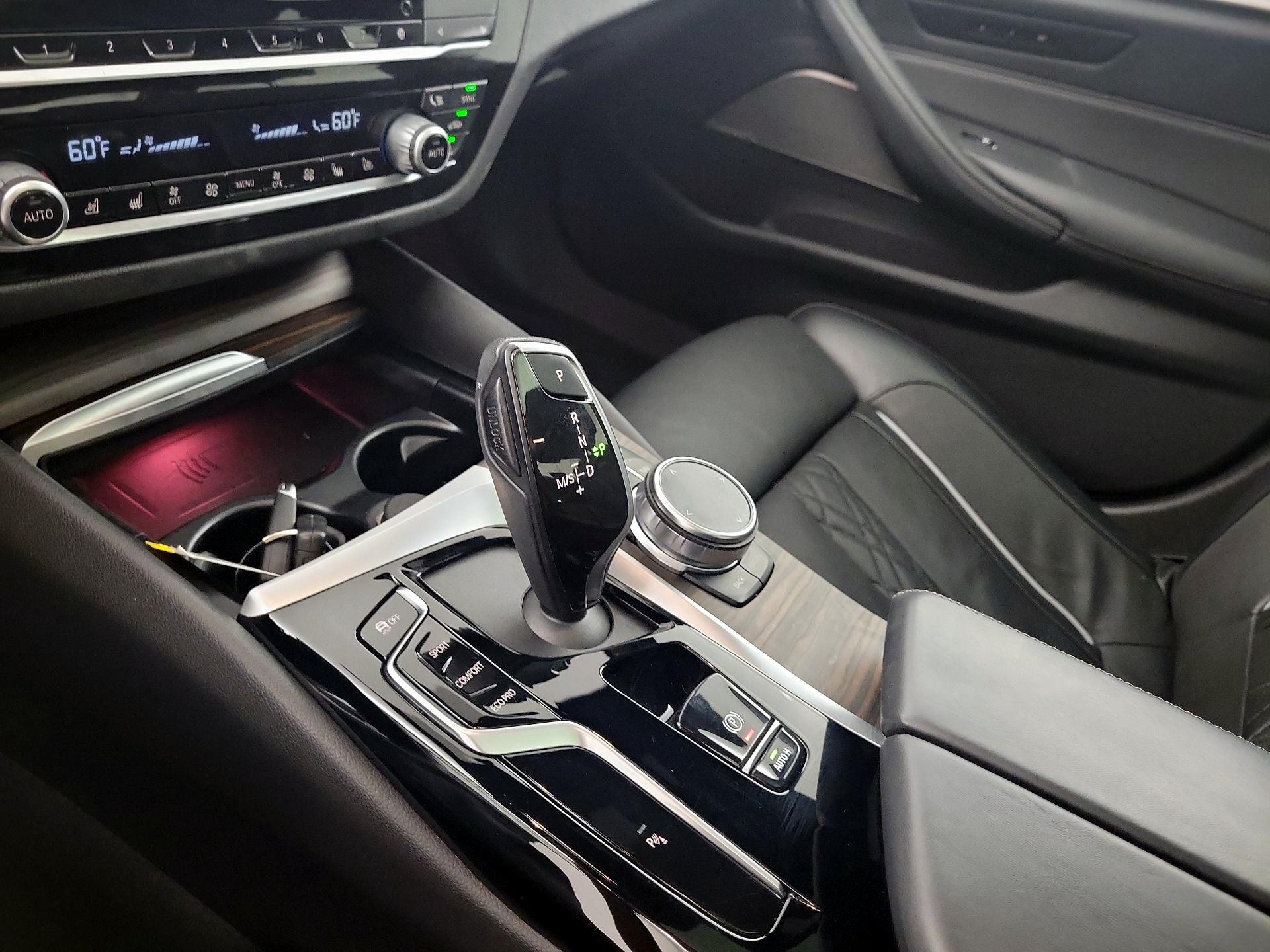 Thumbnail: 2023 BMW 5 Series - 16