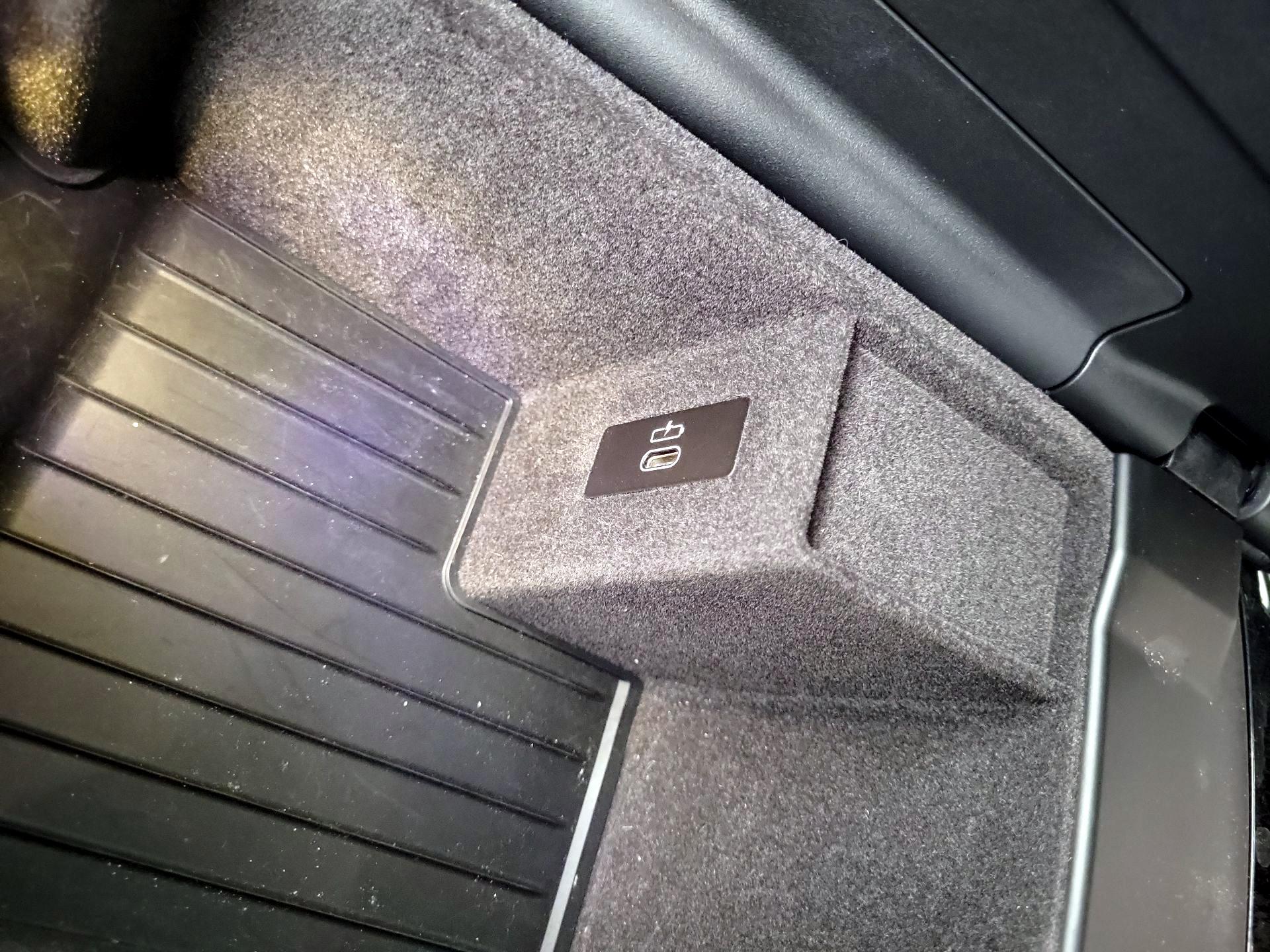 Thumbnail: 2023 BMW 5 Series - 17