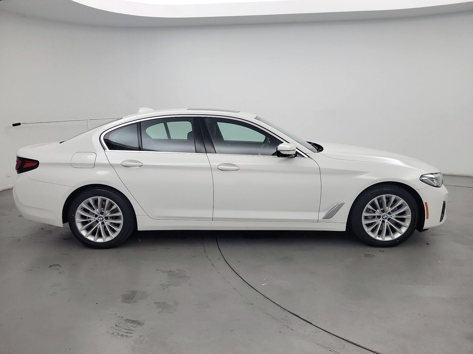 Thumbnail: 2023 BMW 5 Series - 4