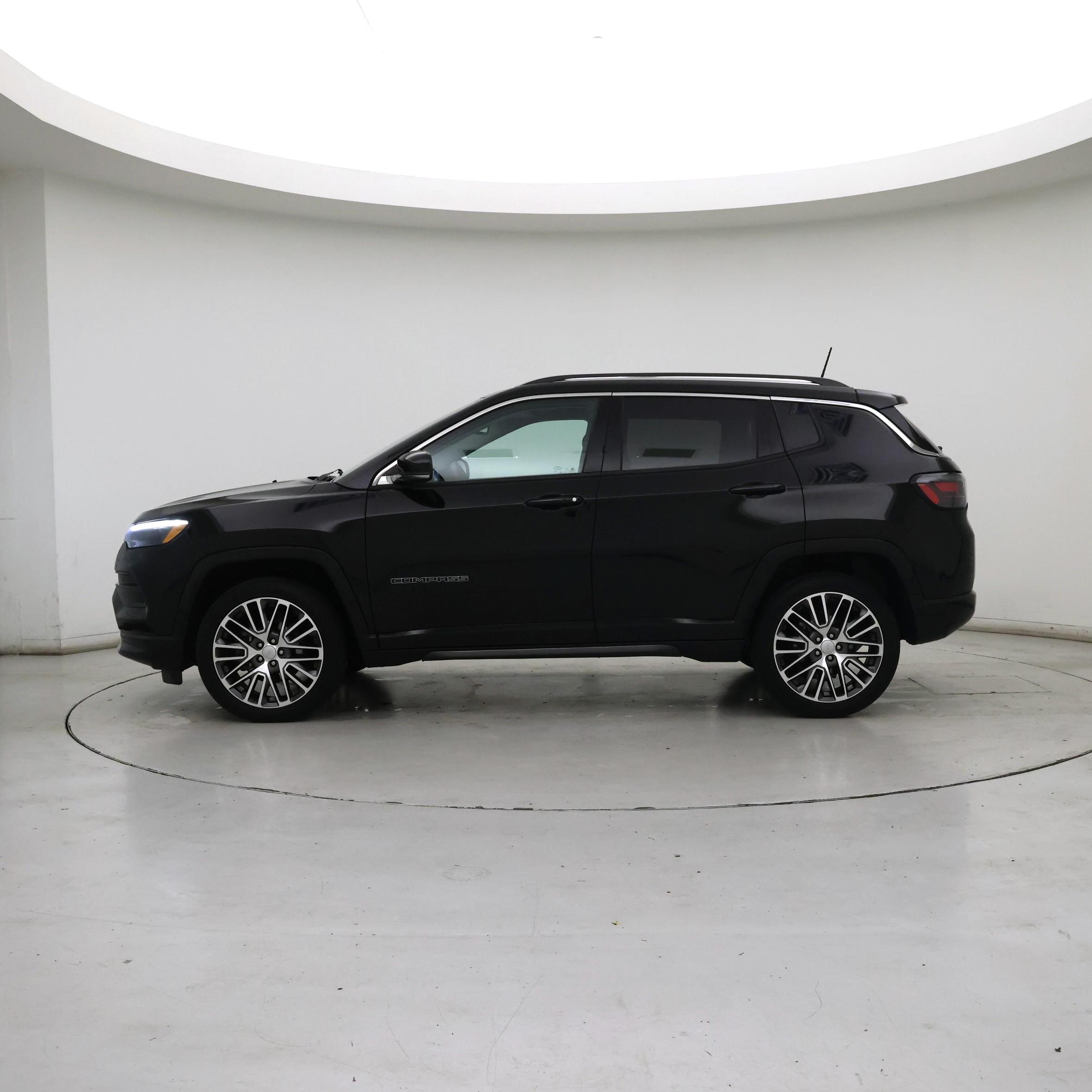 Thumbnail: 2022 Jeep Compass - 3