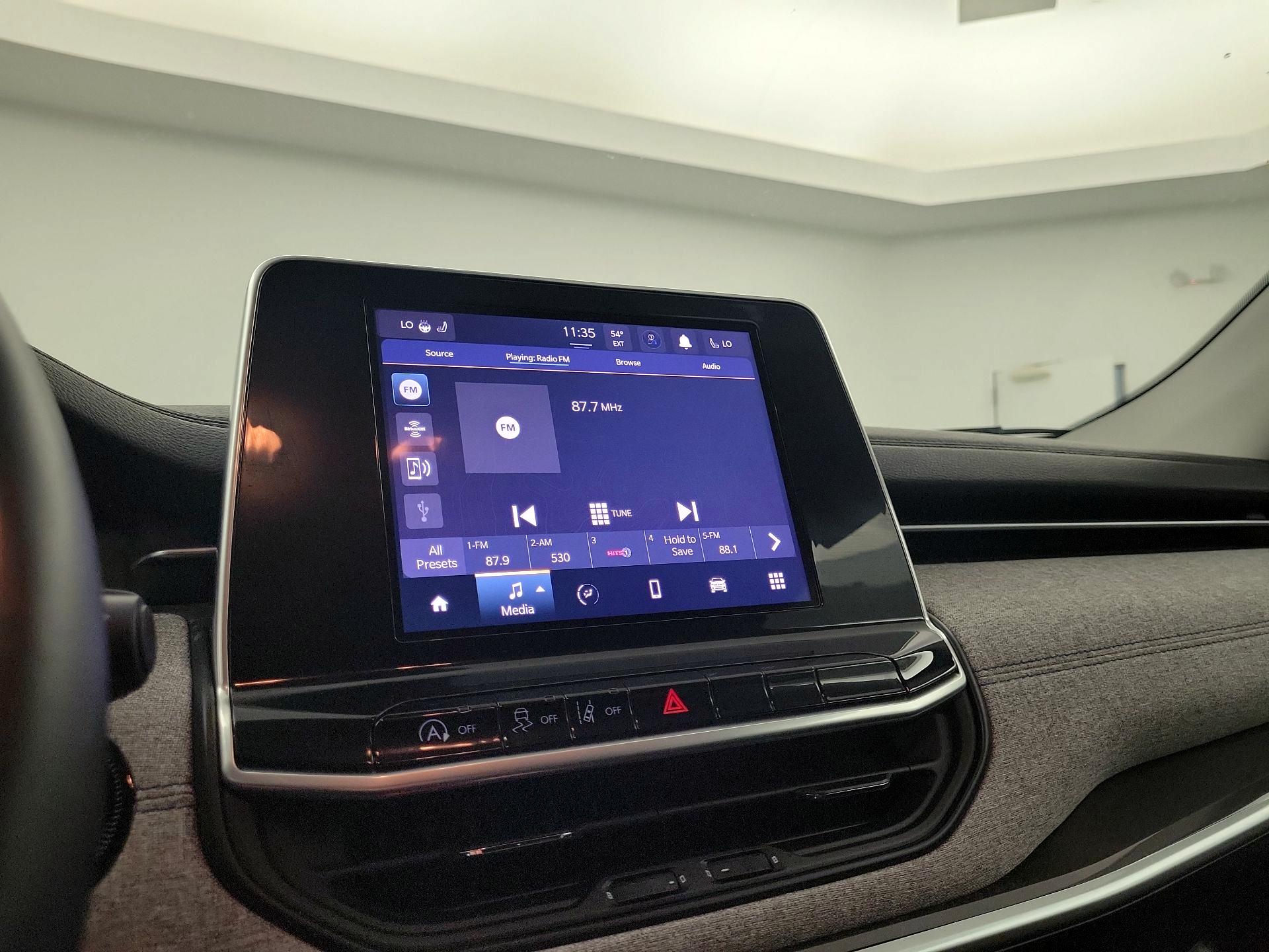 Thumbnail: 2022 Jeep Compass - 13