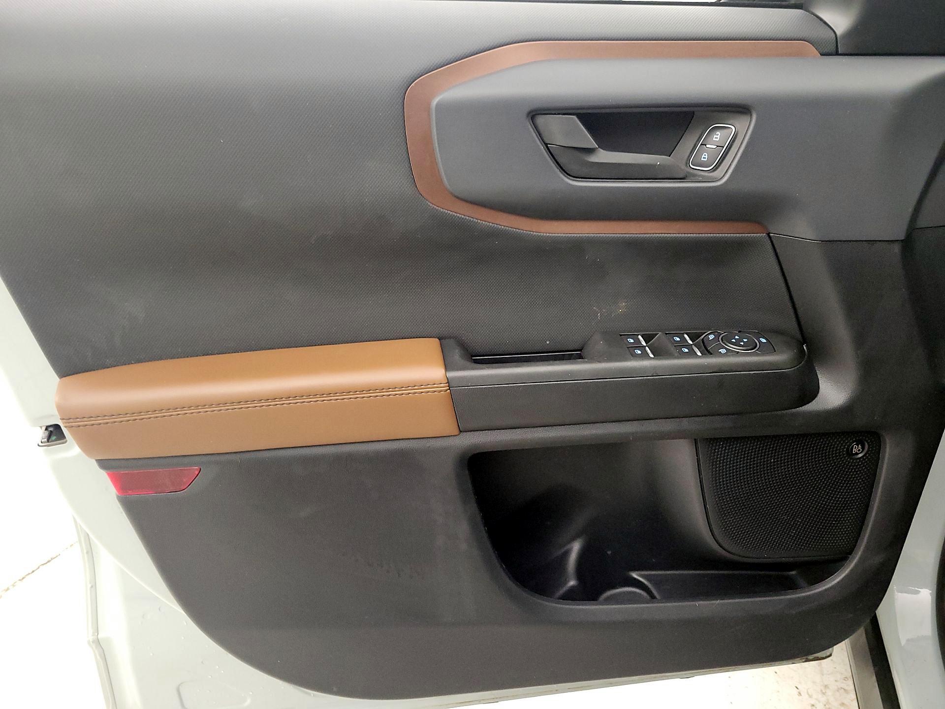 Thumbnail: 2022 Ford Bronco Sport - 12