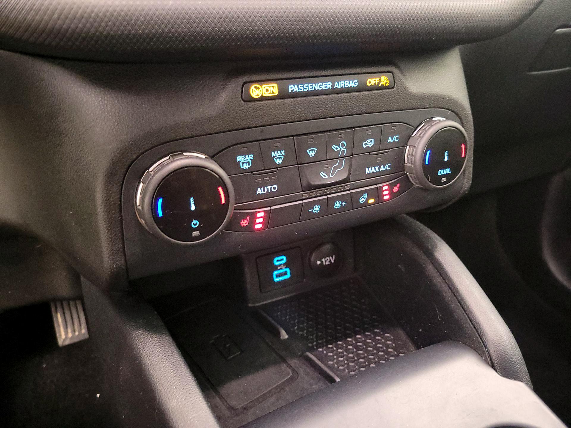 Thumbnail: 2022 Ford Bronco Sport - 16