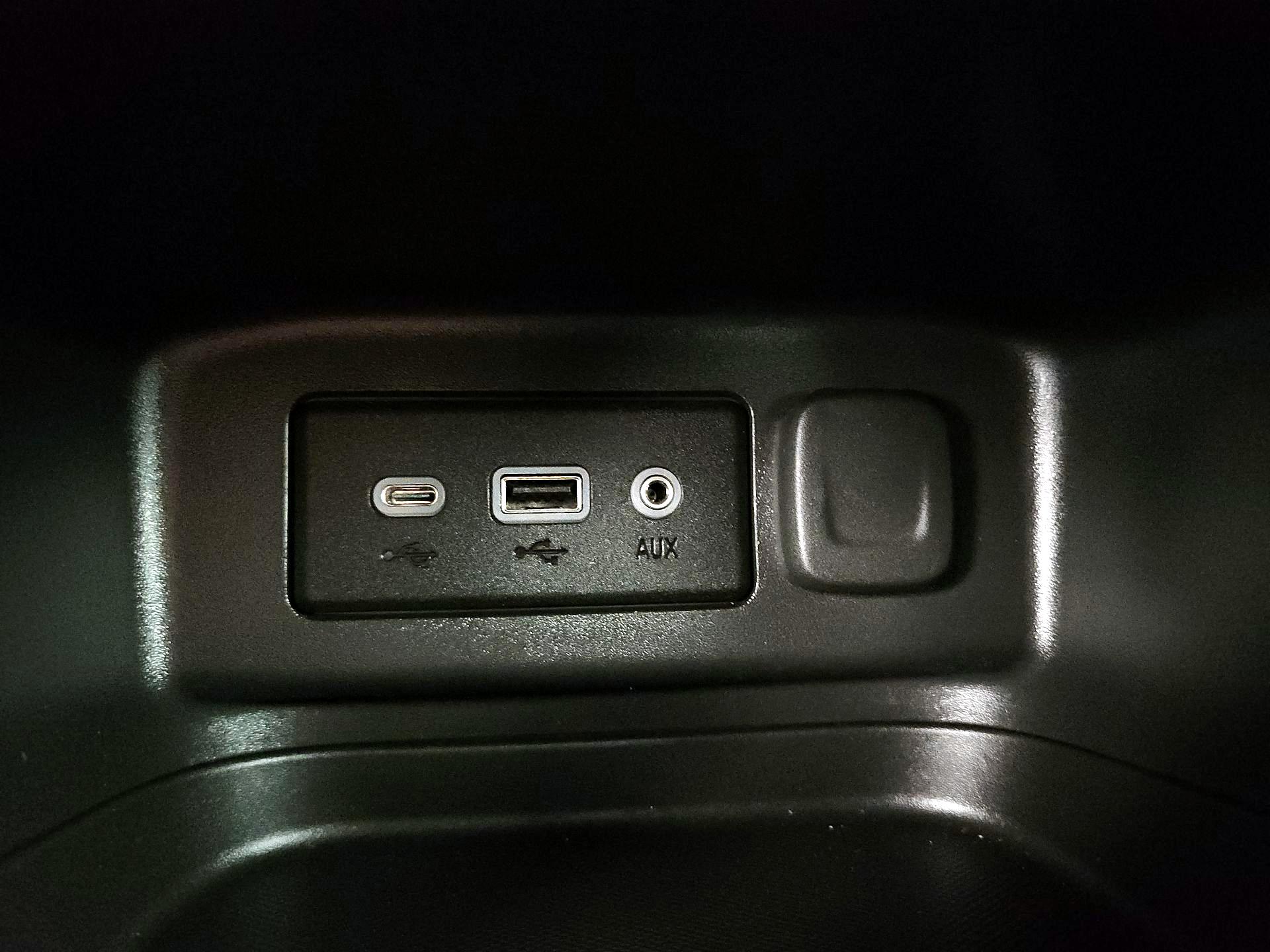 Thumbnail: 2023 Chevrolet Equinox - 18