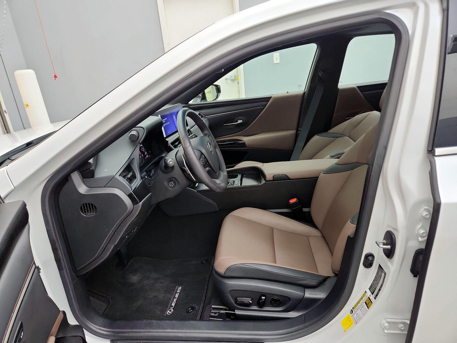 Thumbnail: 2023 Lexus ES - 11