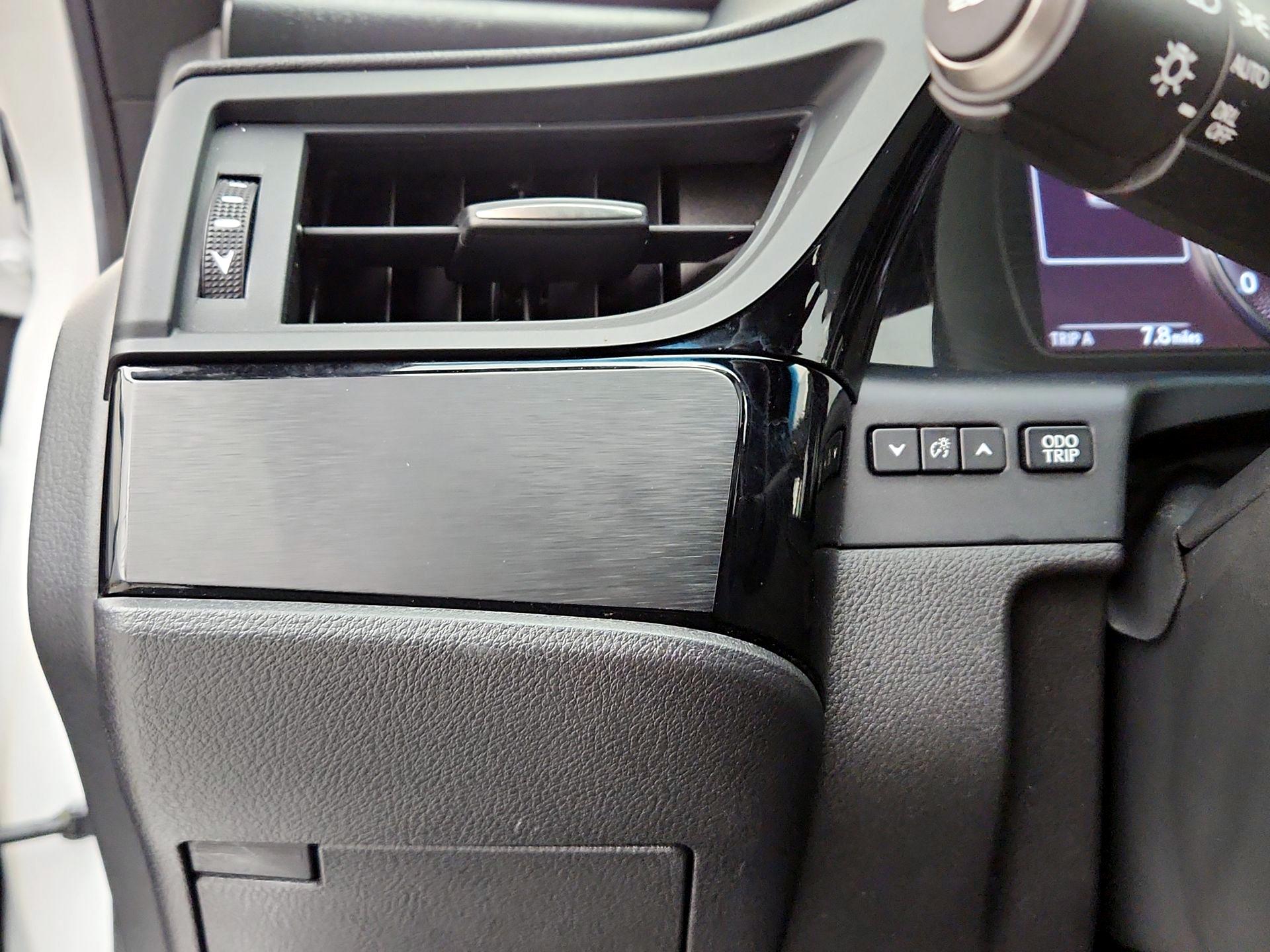 Thumbnail: 2023 Lexus ES - 13