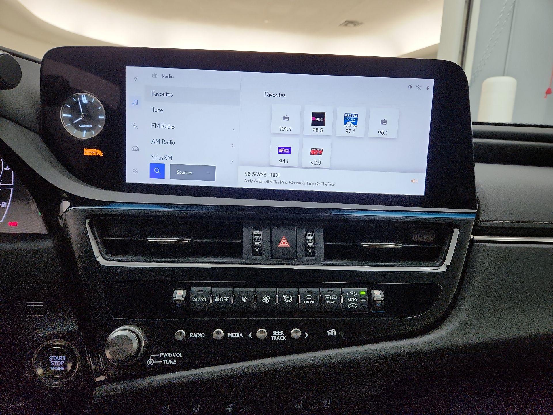 Thumbnail: 2023 Lexus ES - 16