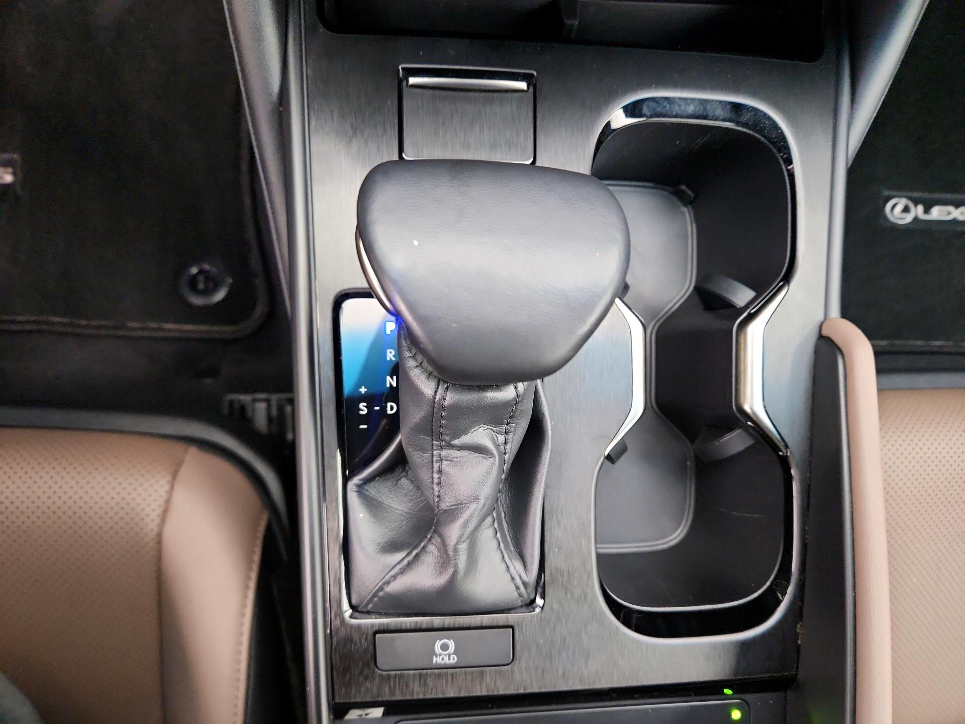 Thumbnail: 2023 Lexus ES - 18