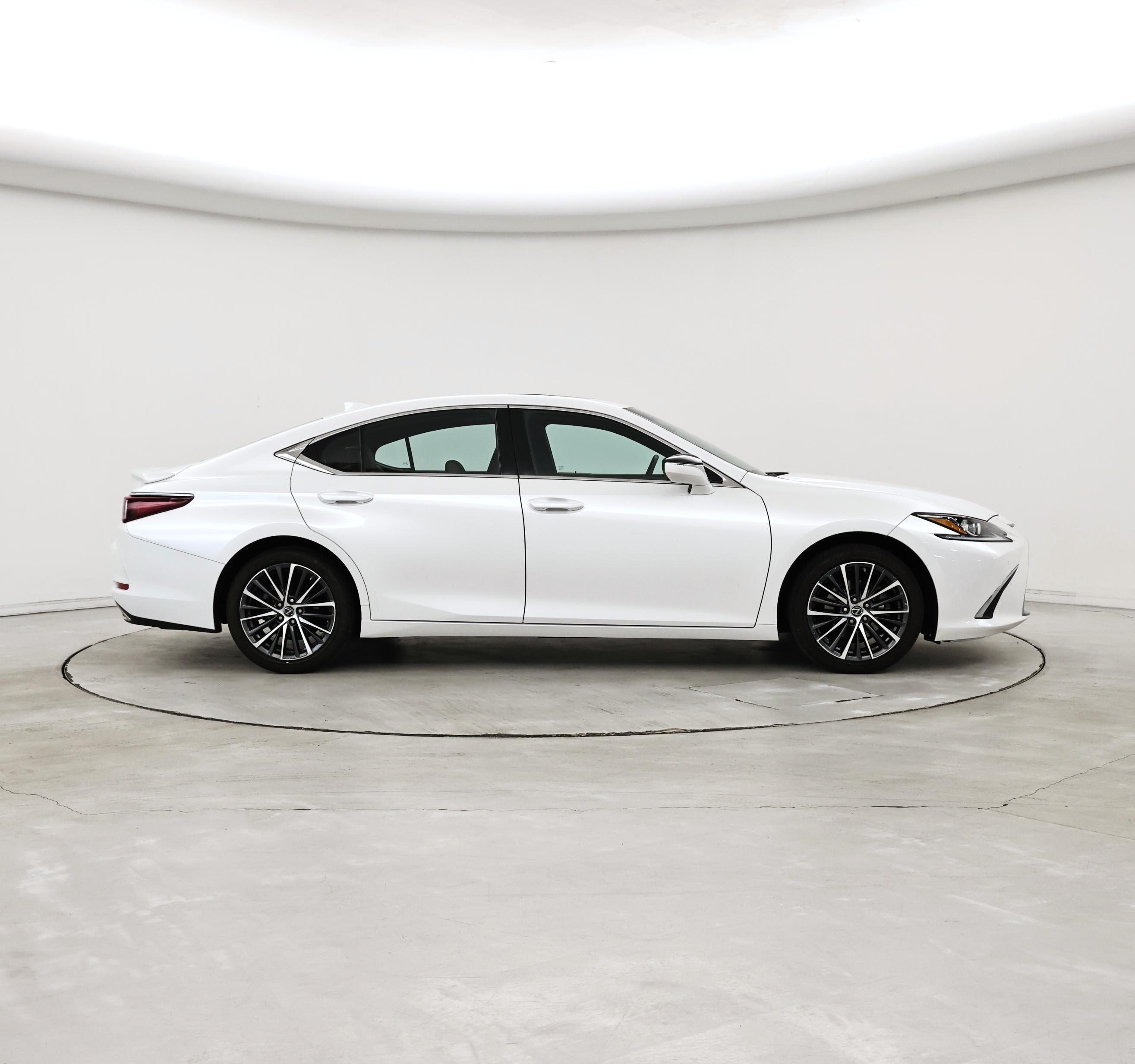 Thumbnail: 2023 Lexus ES - 7