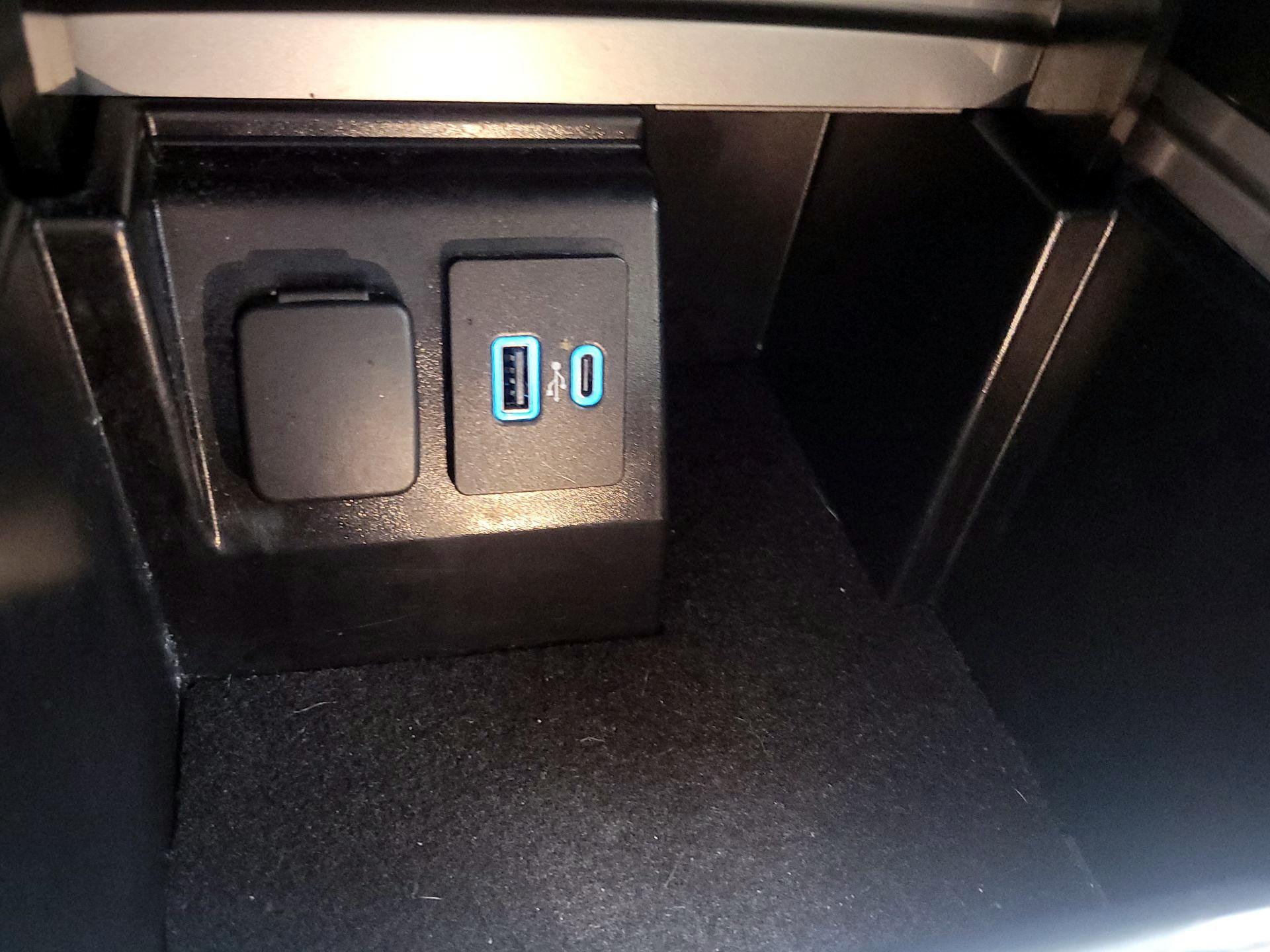 Thumbnail: 2023 Ford Explorer - 19