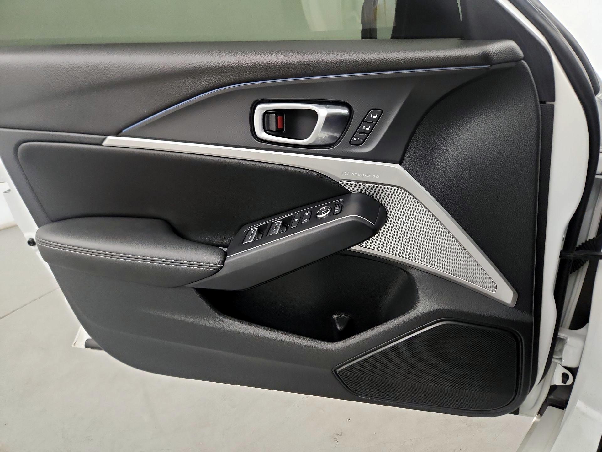 Thumbnail: 2023 Acura Integra - 10