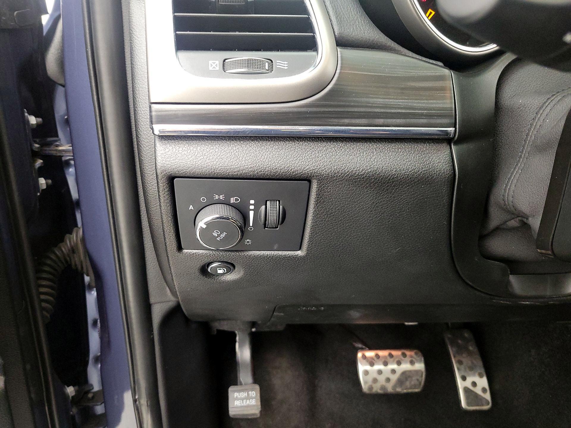 Thumbnail: 2021 Jeep Grand Cherokee - 13