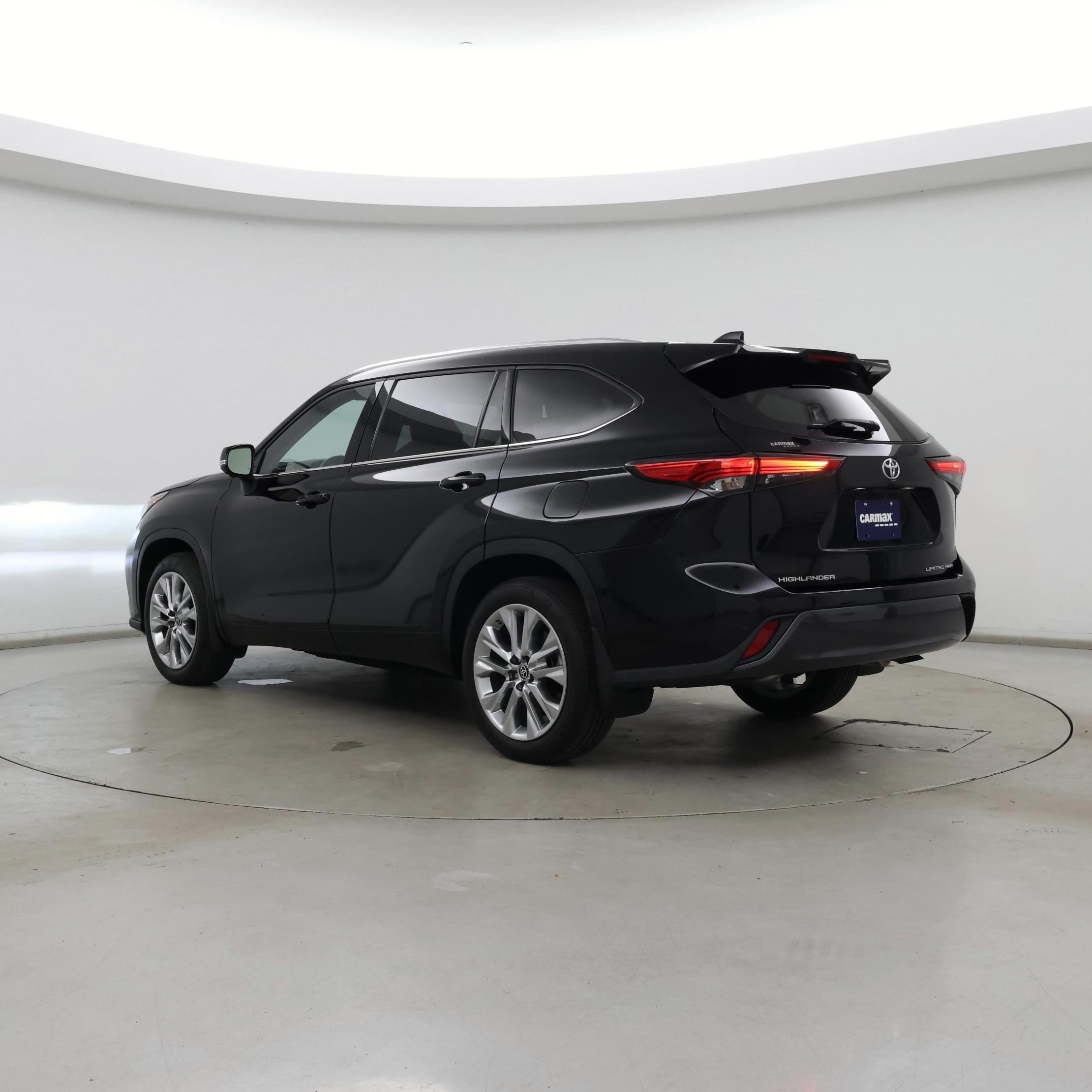 Thumbnail: 2023 Toyota Highlander - 2