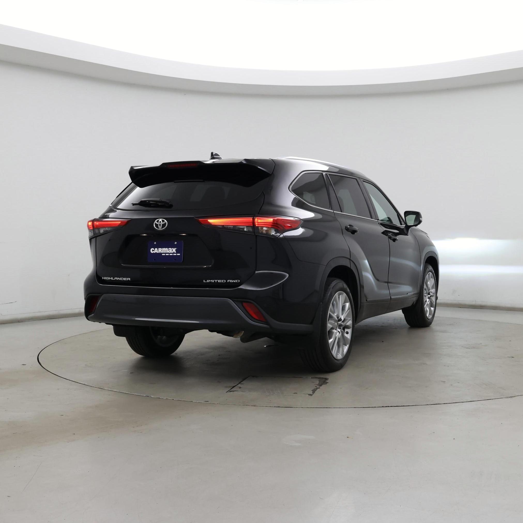 Thumbnail: 2023 Toyota Highlander - 8