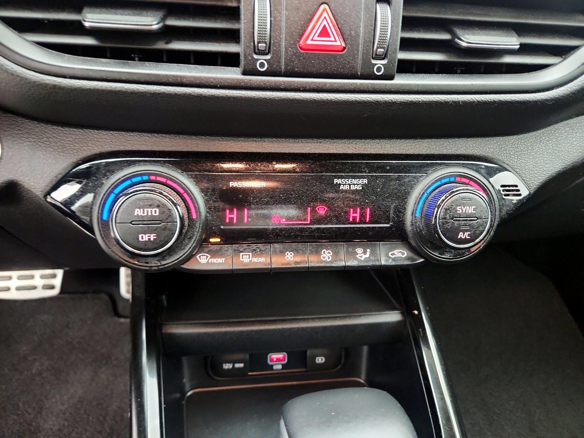 Thumbnail: 2023 Kia Forte - 17