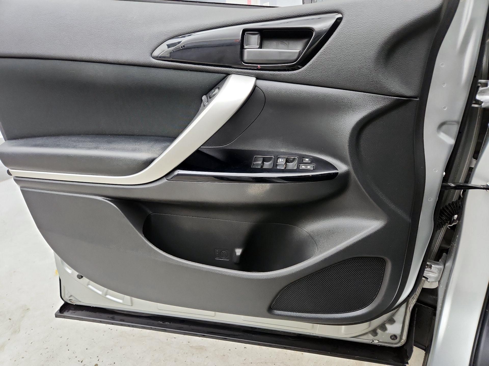 Thumbnail: 2020 Mitsubishi Eclipse Cross - 12