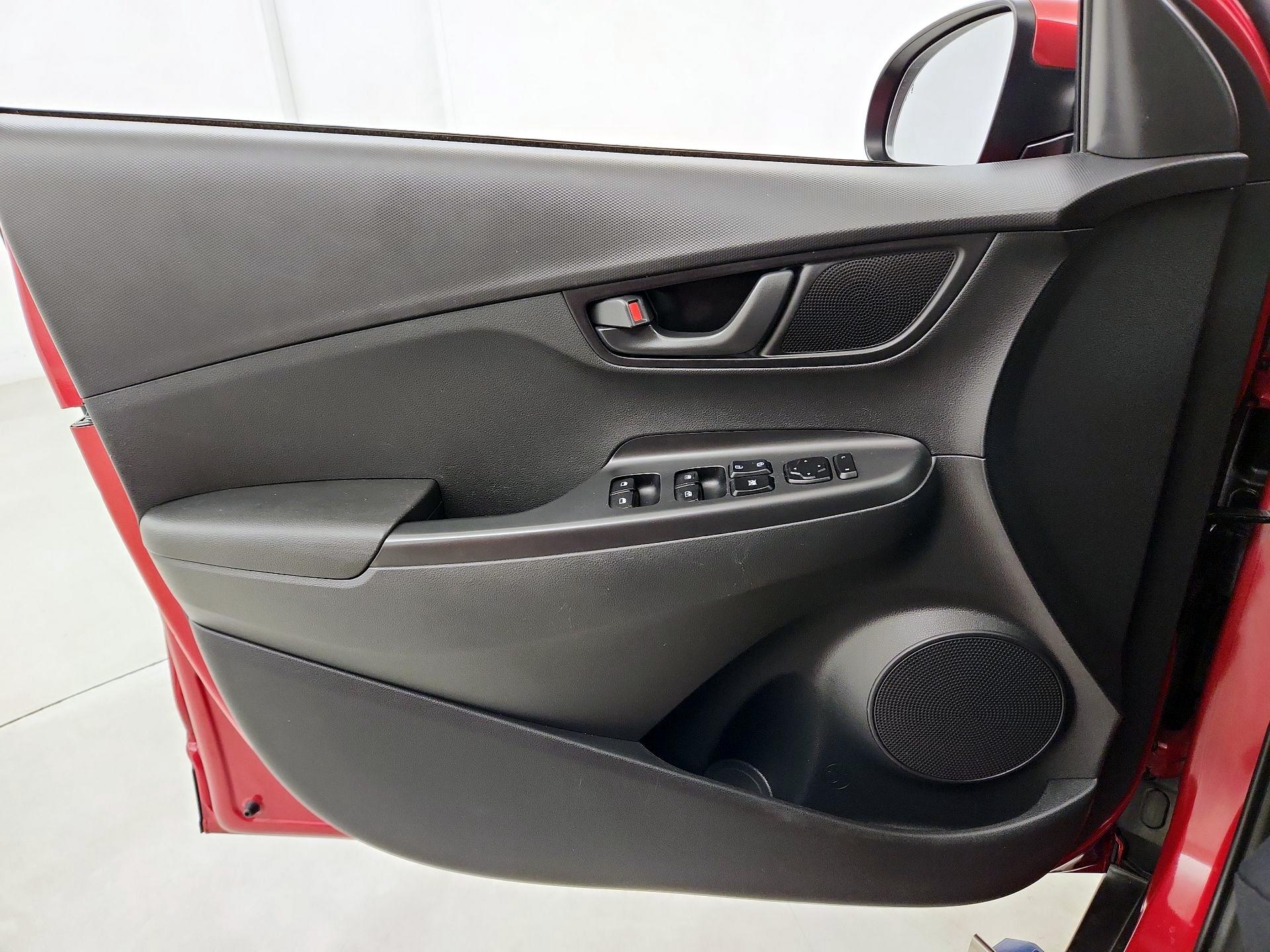 Thumbnail: 2020 Hyundai Kona - 12