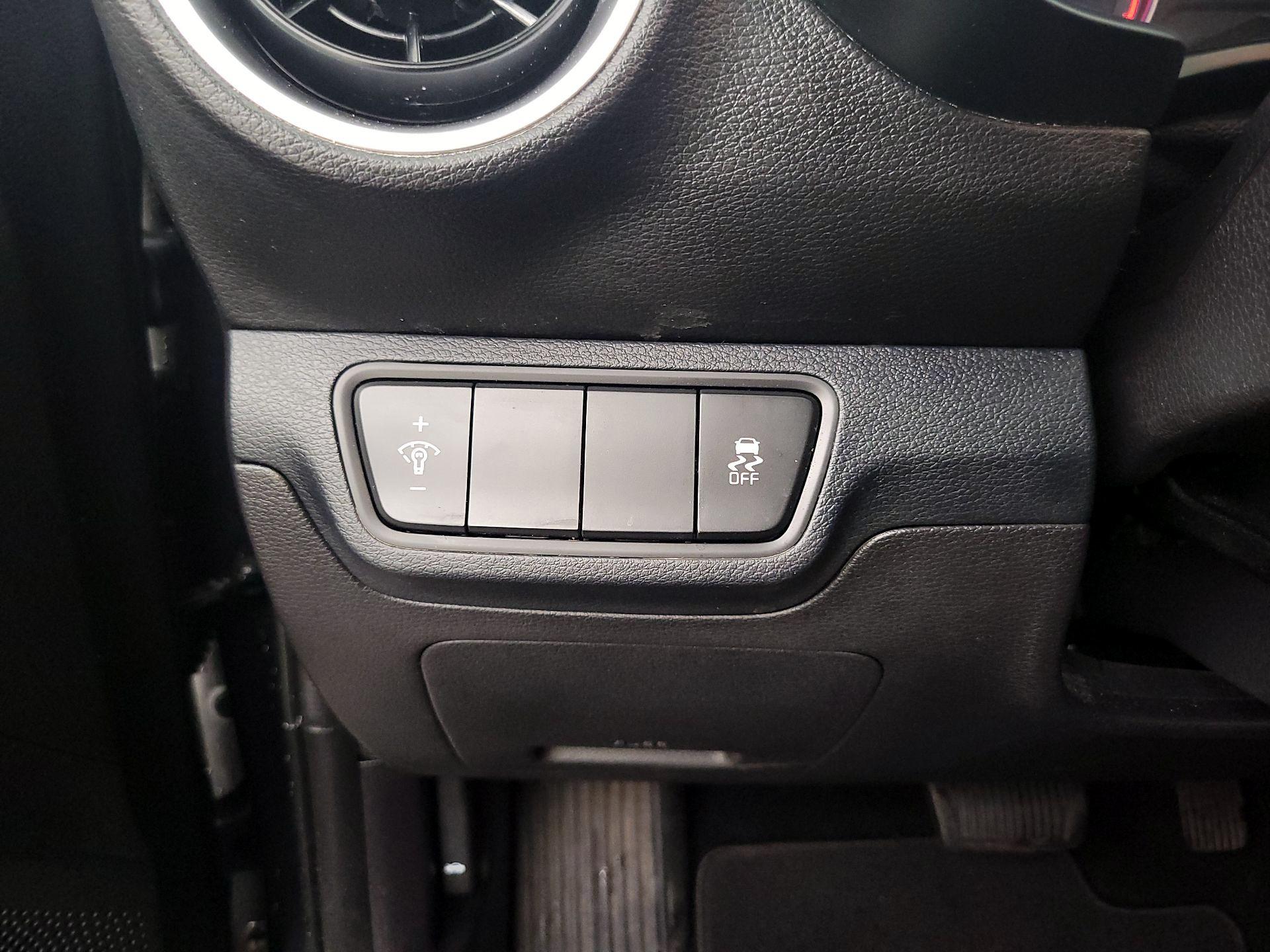 Thumbnail: 2022 Kia Forte - 13