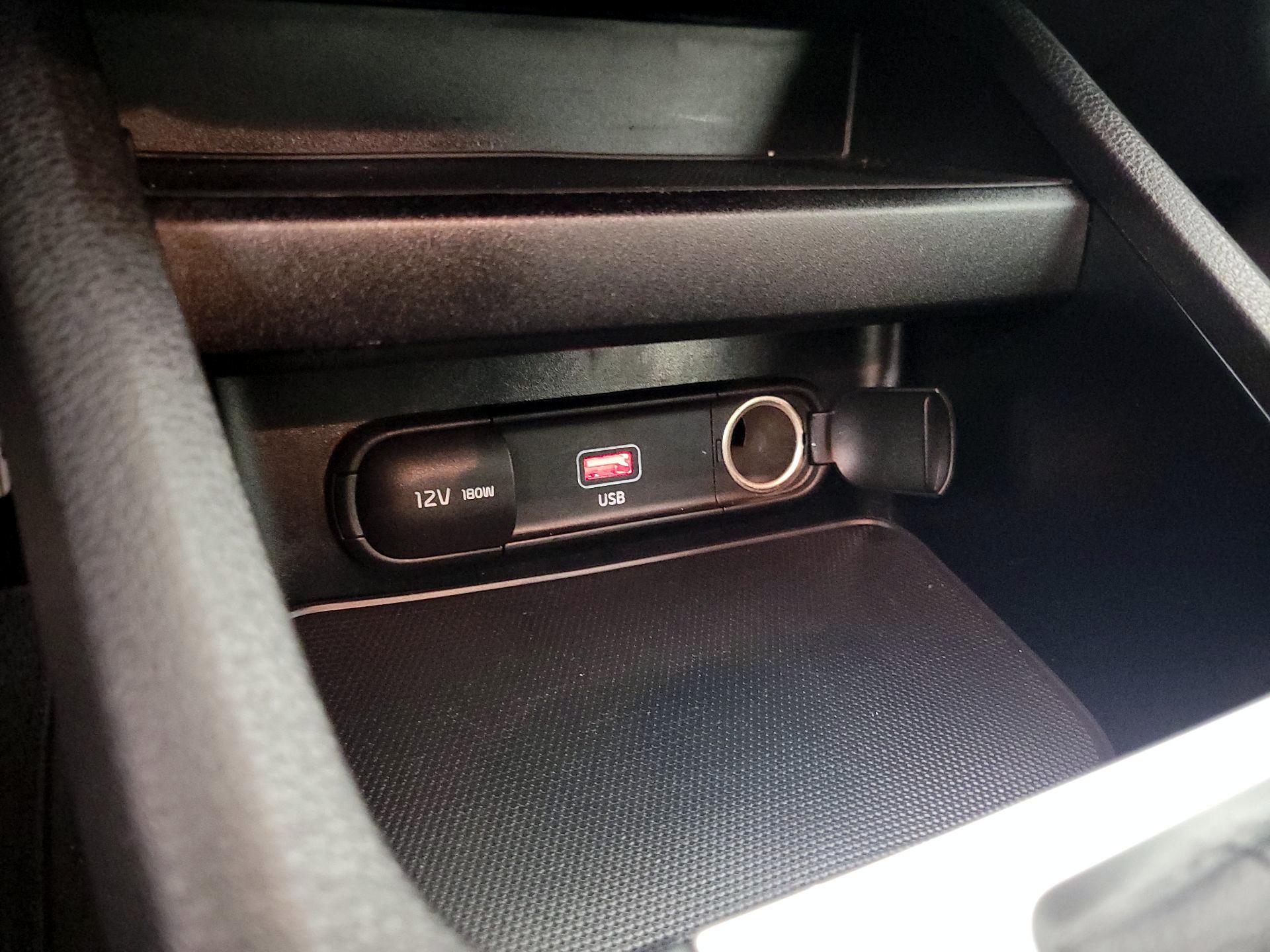 Thumbnail: 2022 Kia Forte - 18