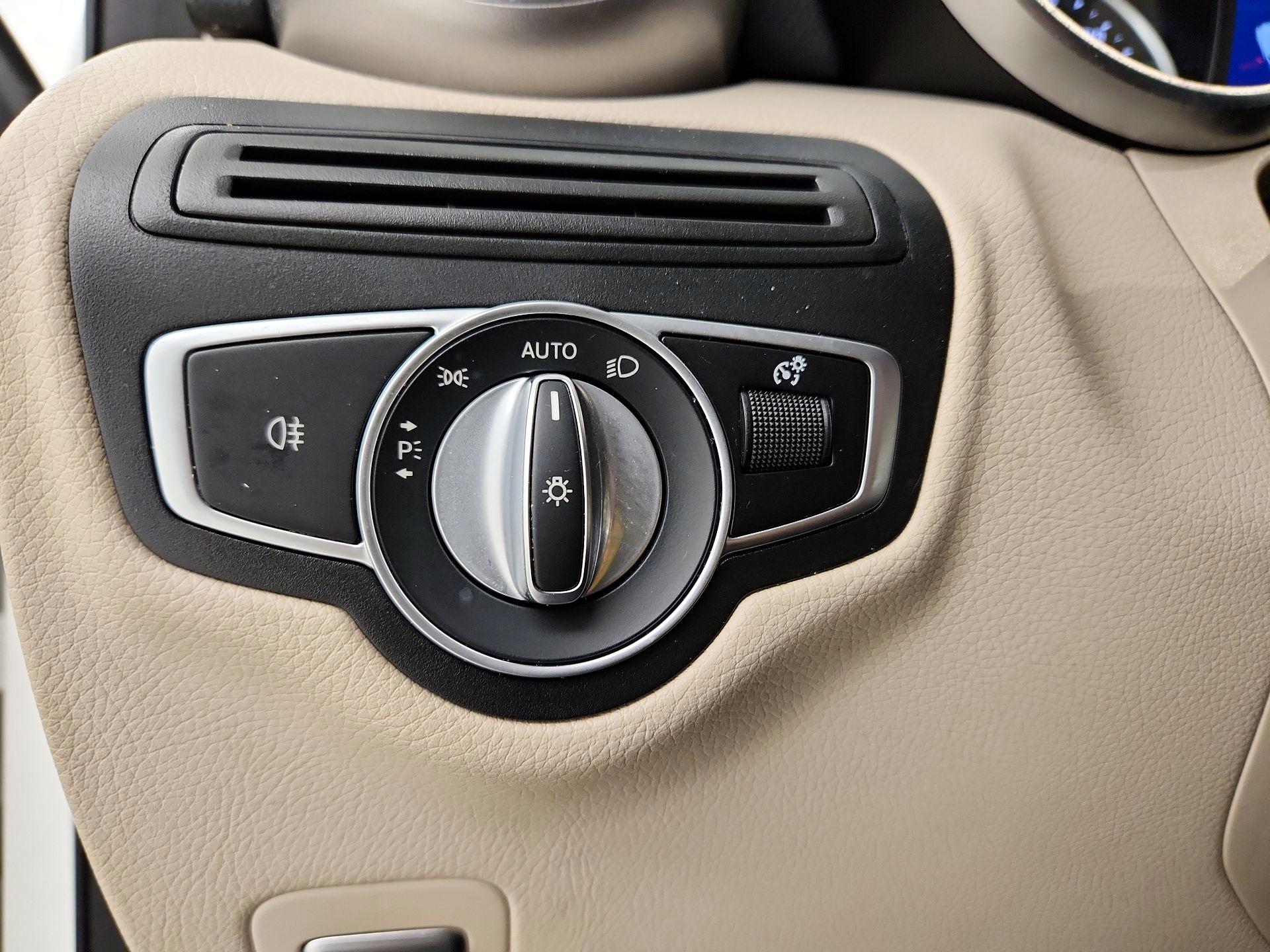 Thumbnail: 2022 Mercedes-Benz GLC - 13