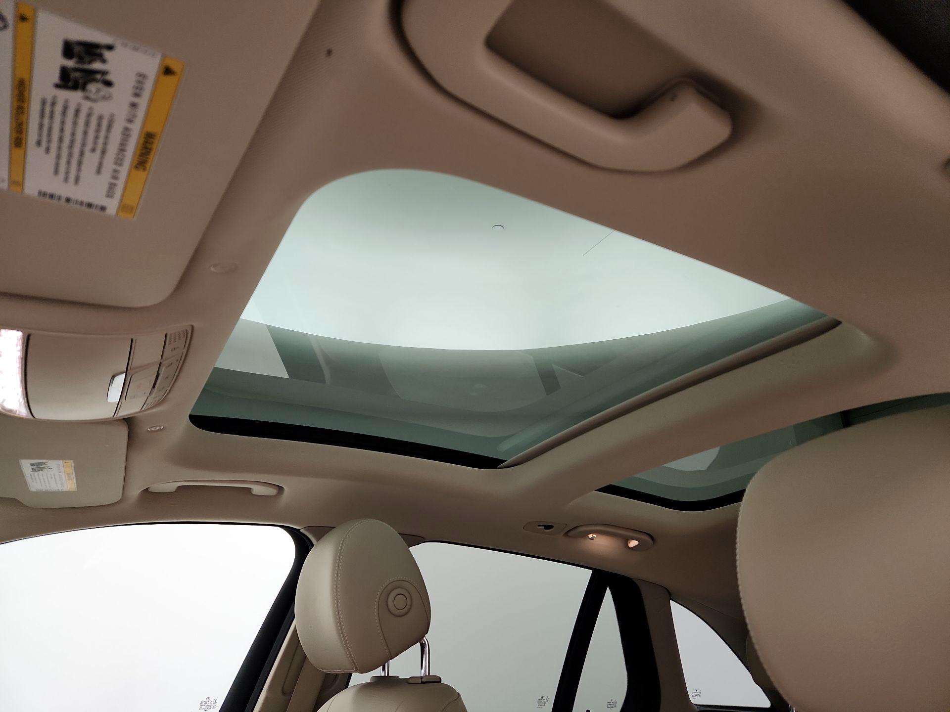 Thumbnail: 2022 Mercedes-Benz GLC - 19