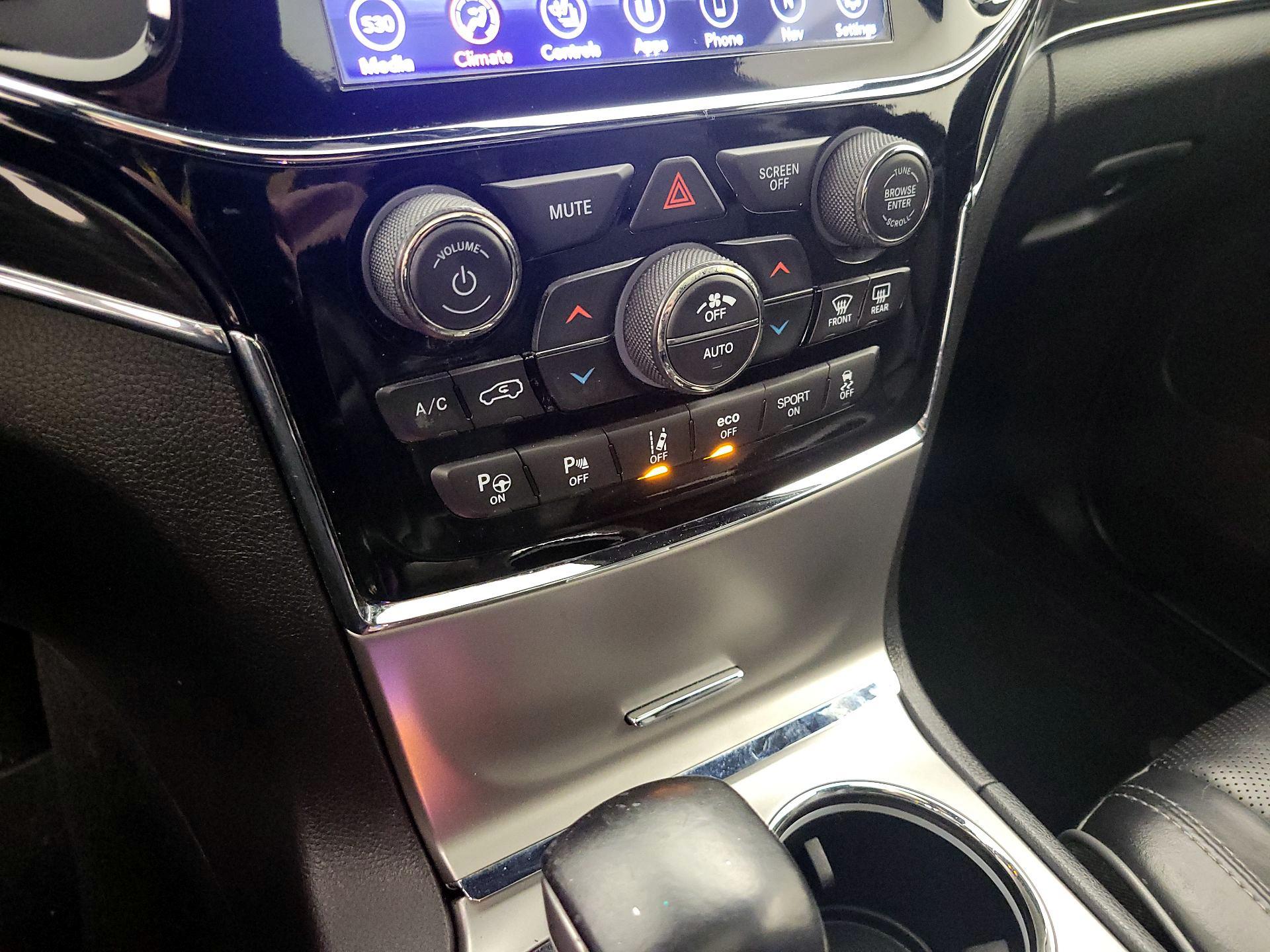 Thumbnail: 2020 Jeep Grand Cherokee - 16