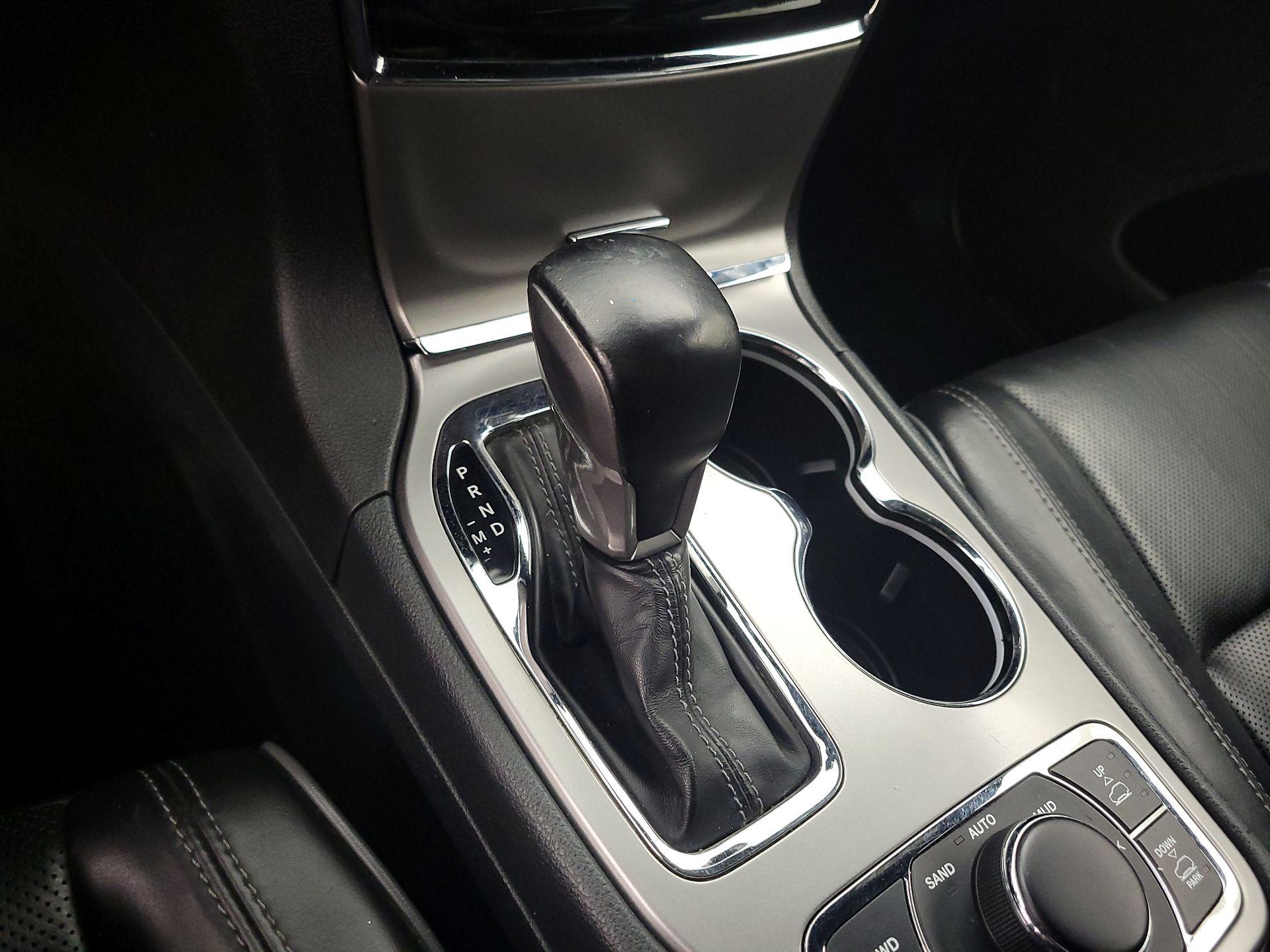 Thumbnail: 2020 Jeep Grand Cherokee - 17