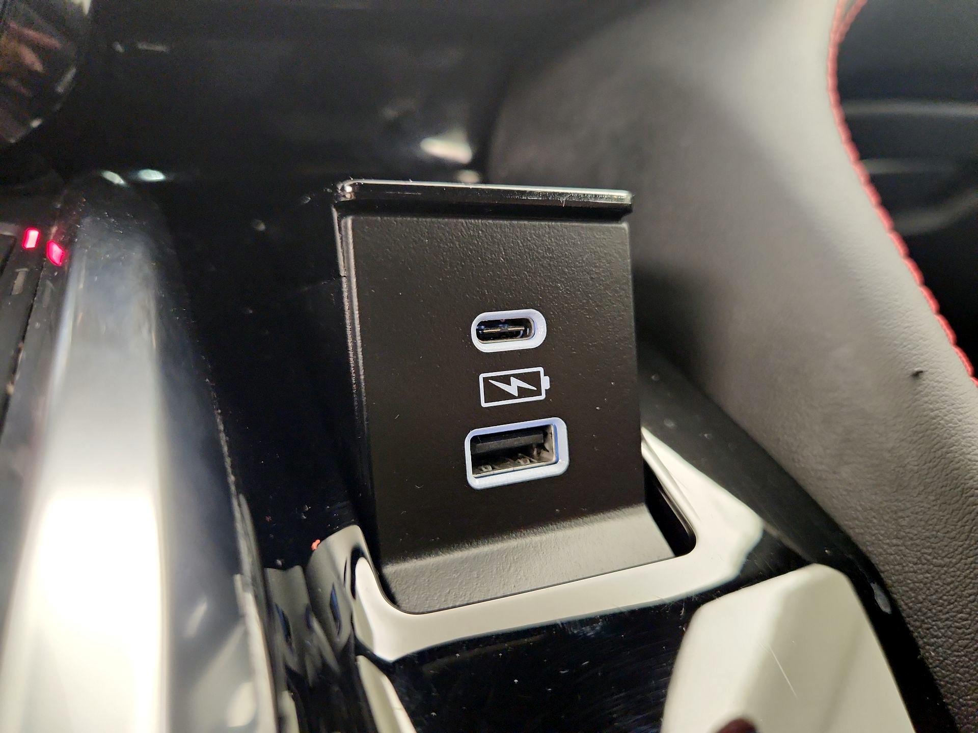 Thumbnail: 2023 Acura MDX - 19