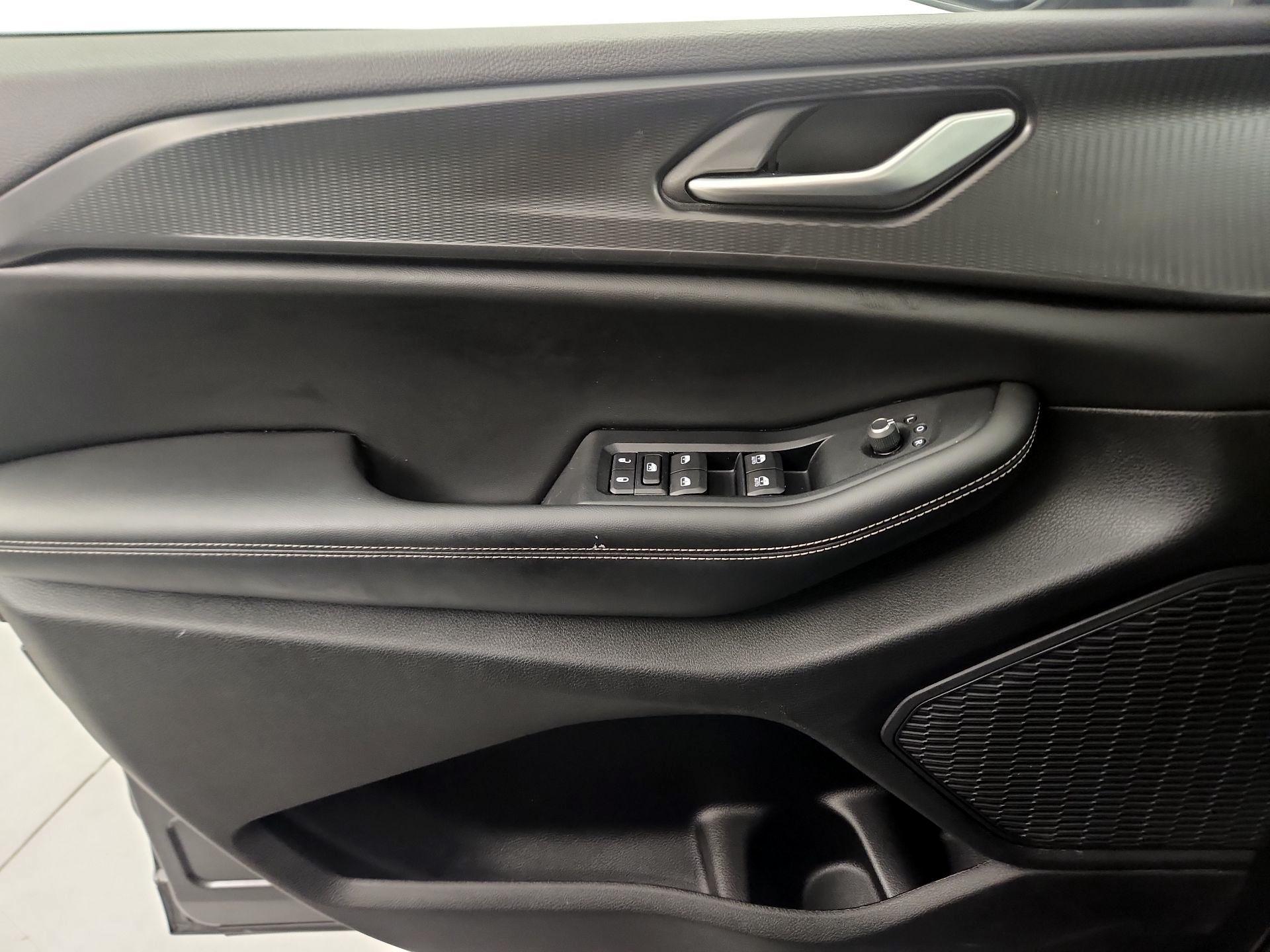 Thumbnail: 2023 Jeep Grand Cherokee - 10