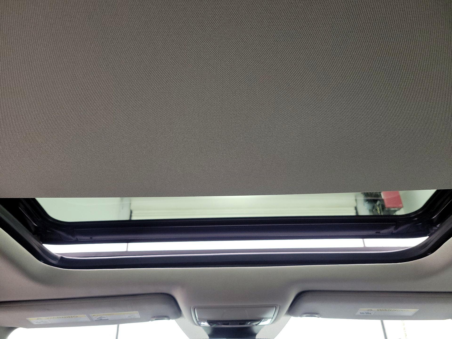 Thumbnail: 2023 Acura MDX - 19