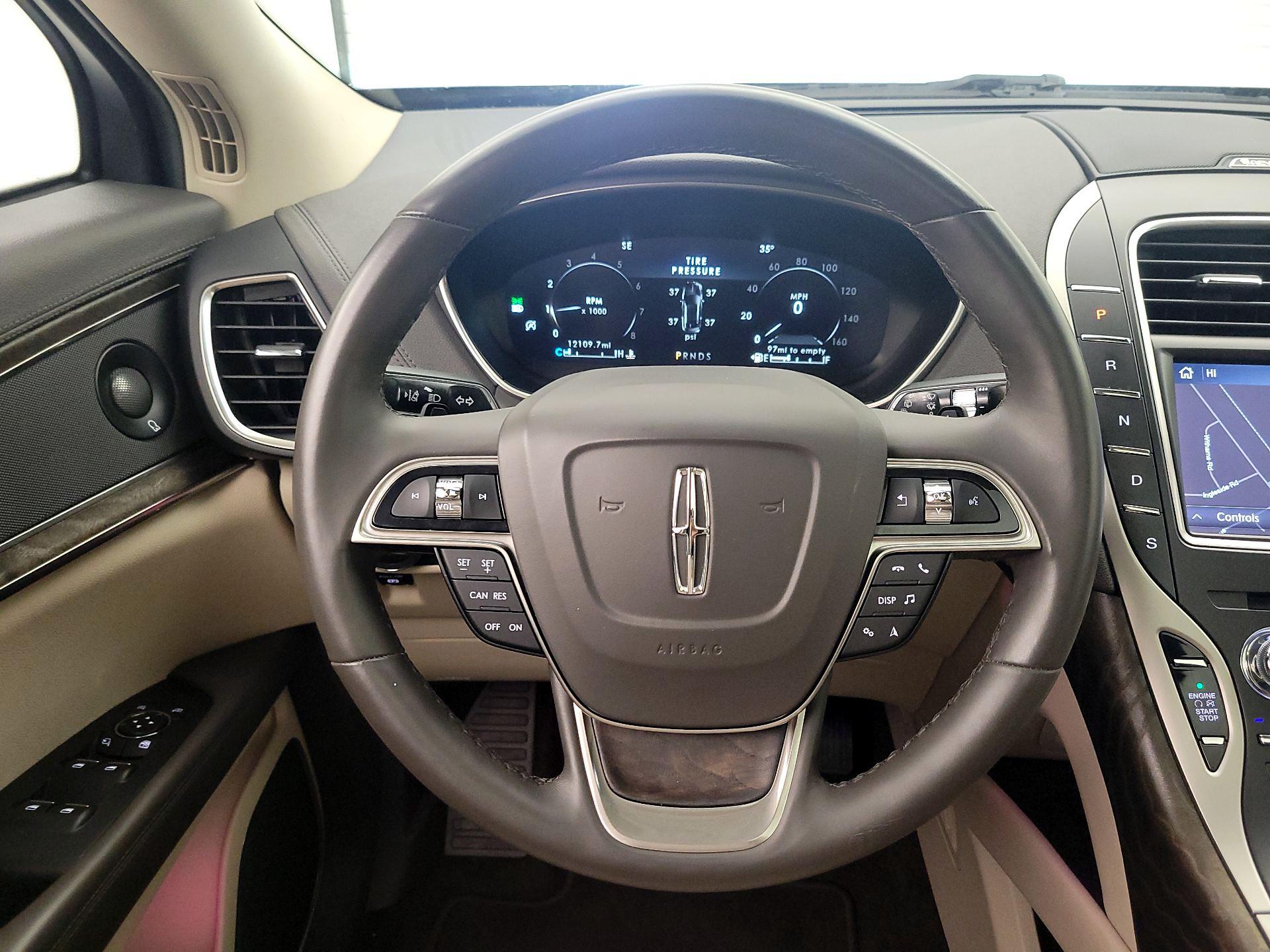 Thumbnail: 2020 Lincoln Nautilus - 10