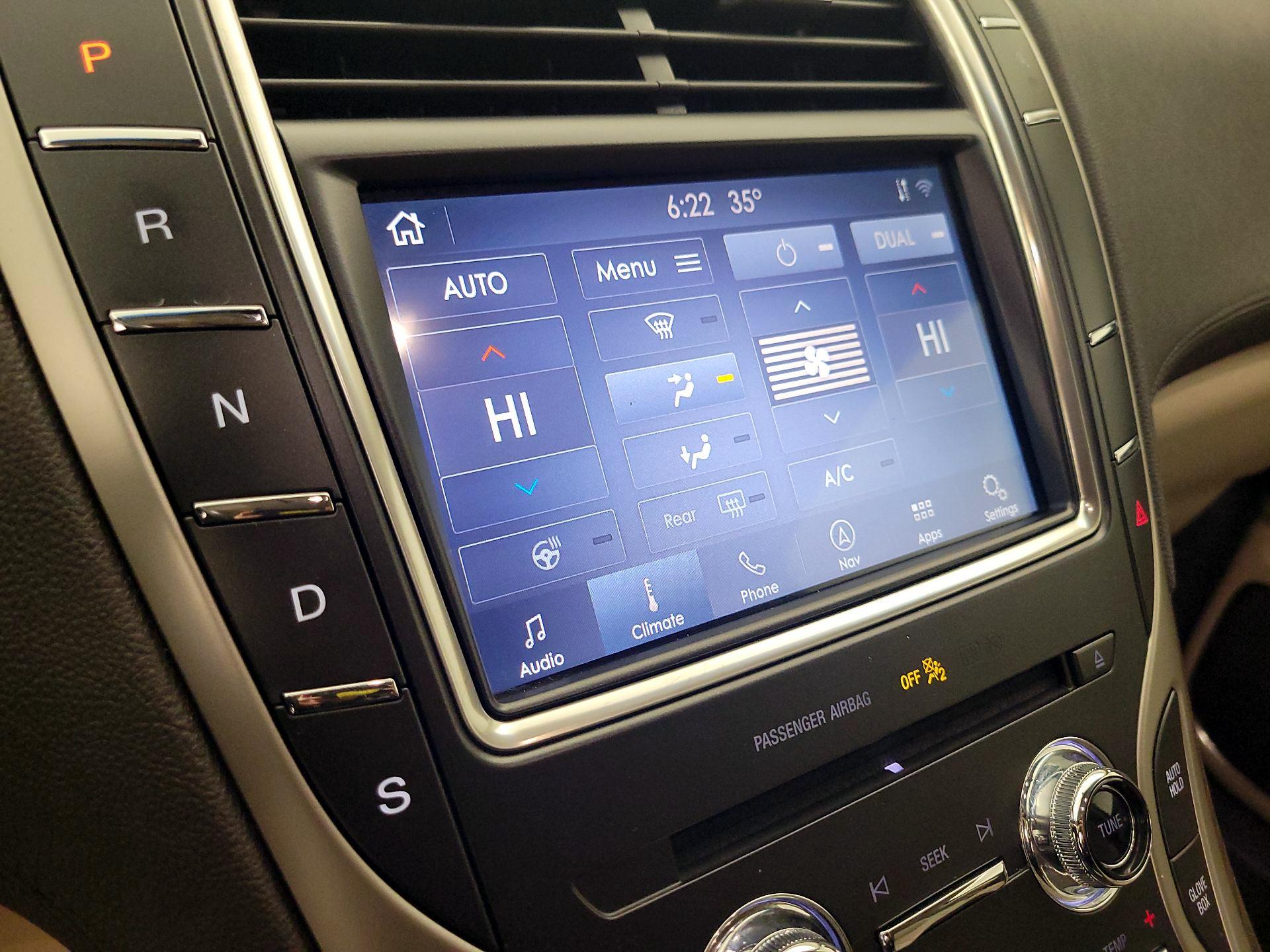 Thumbnail: 2020 Lincoln Nautilus - 17