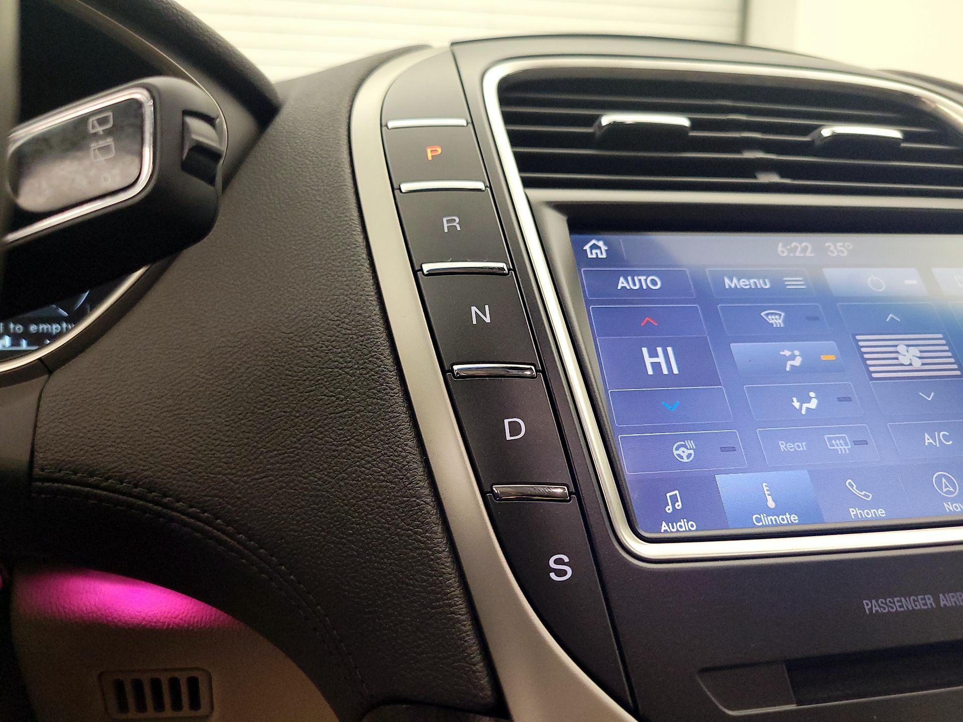 Thumbnail: 2020 Lincoln Nautilus - 18