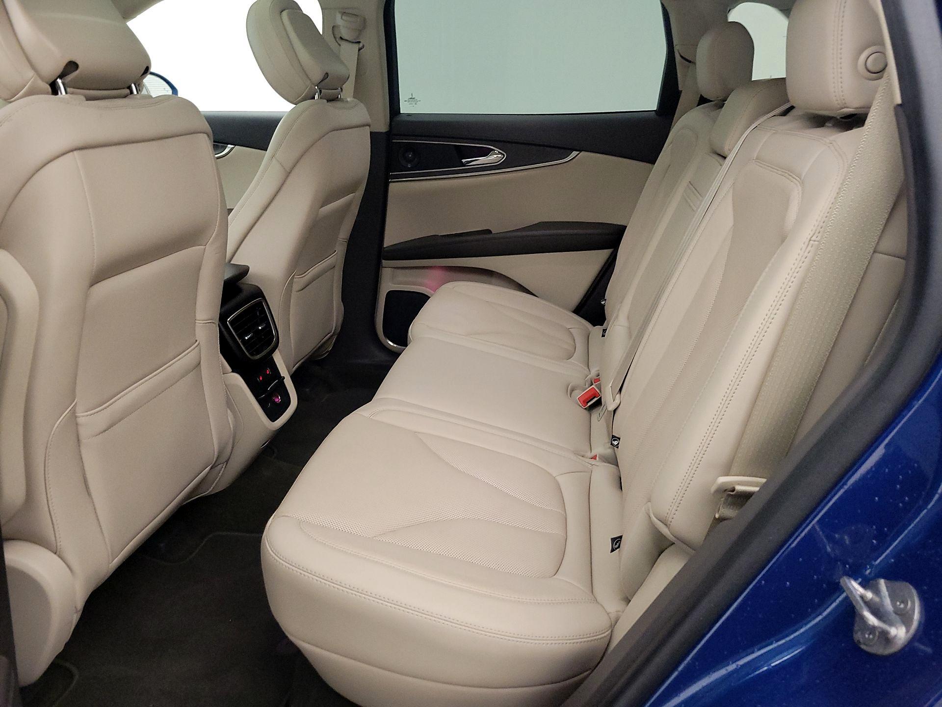 Thumbnail: 2020 Lincoln Nautilus - 20