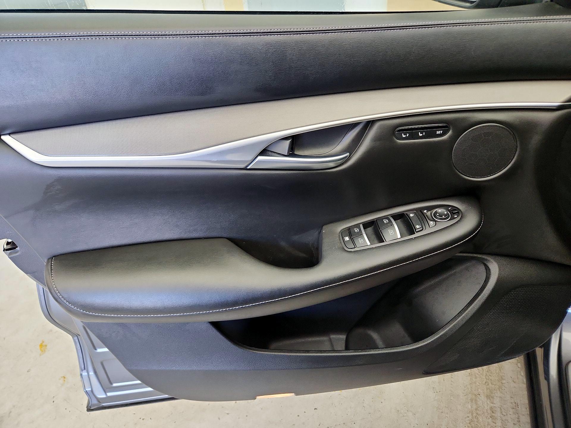 Thumbnail: 2023 INFINITI QX50 - 12