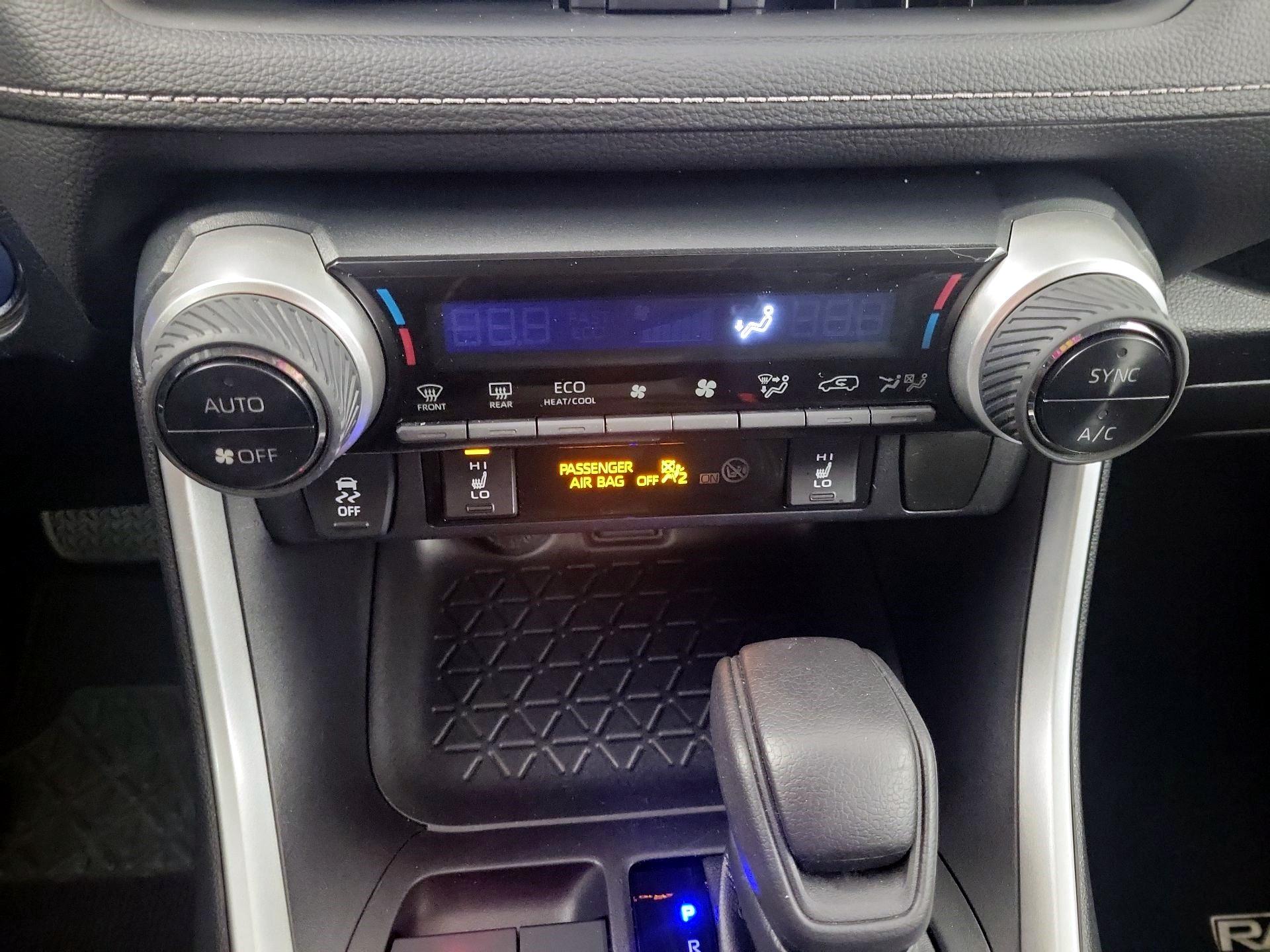 Thumbnail: 2020 Toyota RAV4 - 14