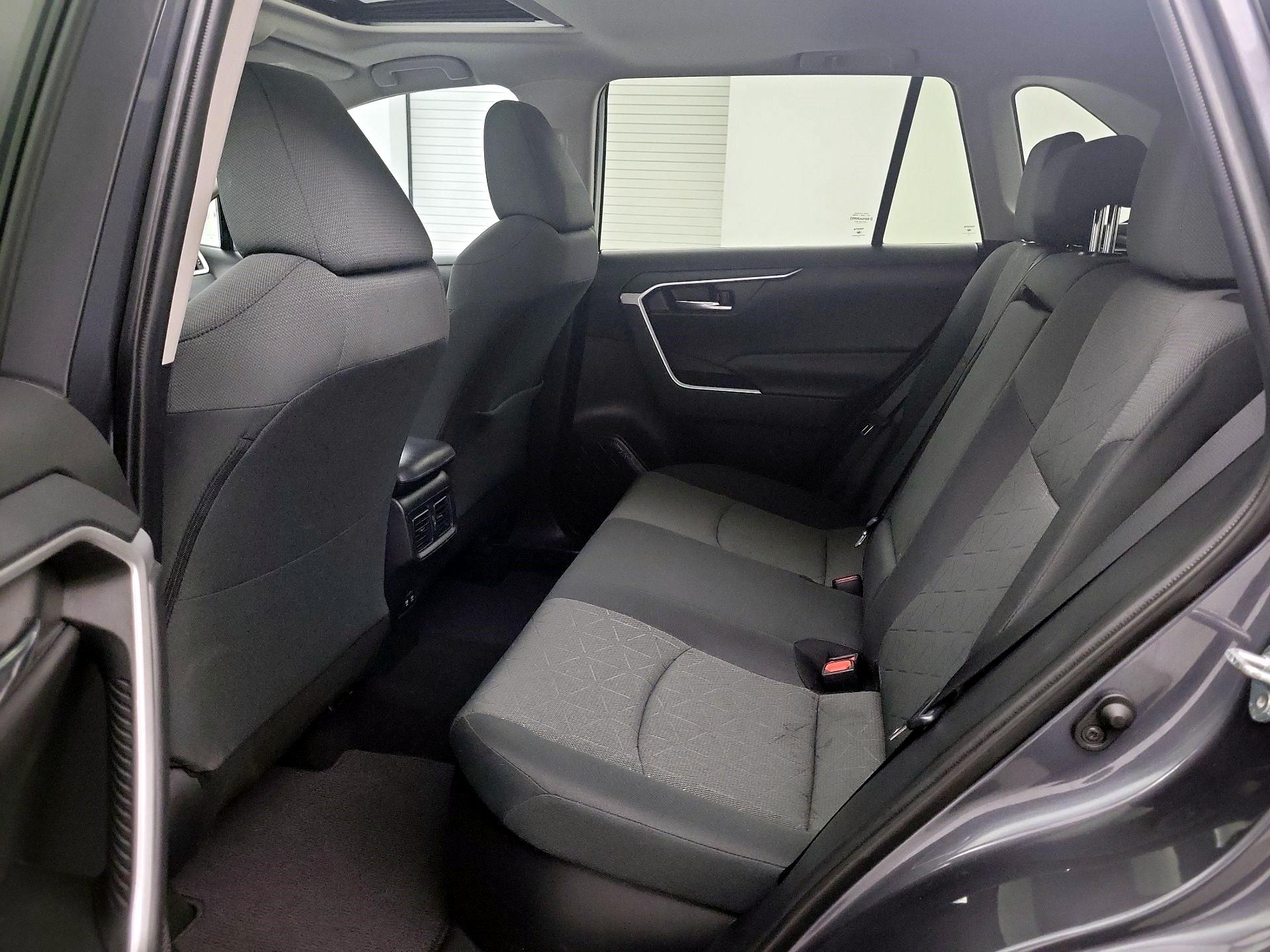 Thumbnail: 2020 Toyota RAV4 - 18