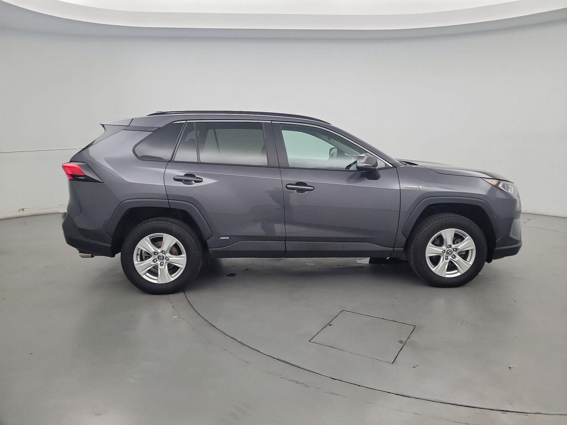 Thumbnail: 2020 Toyota RAV4 - 4