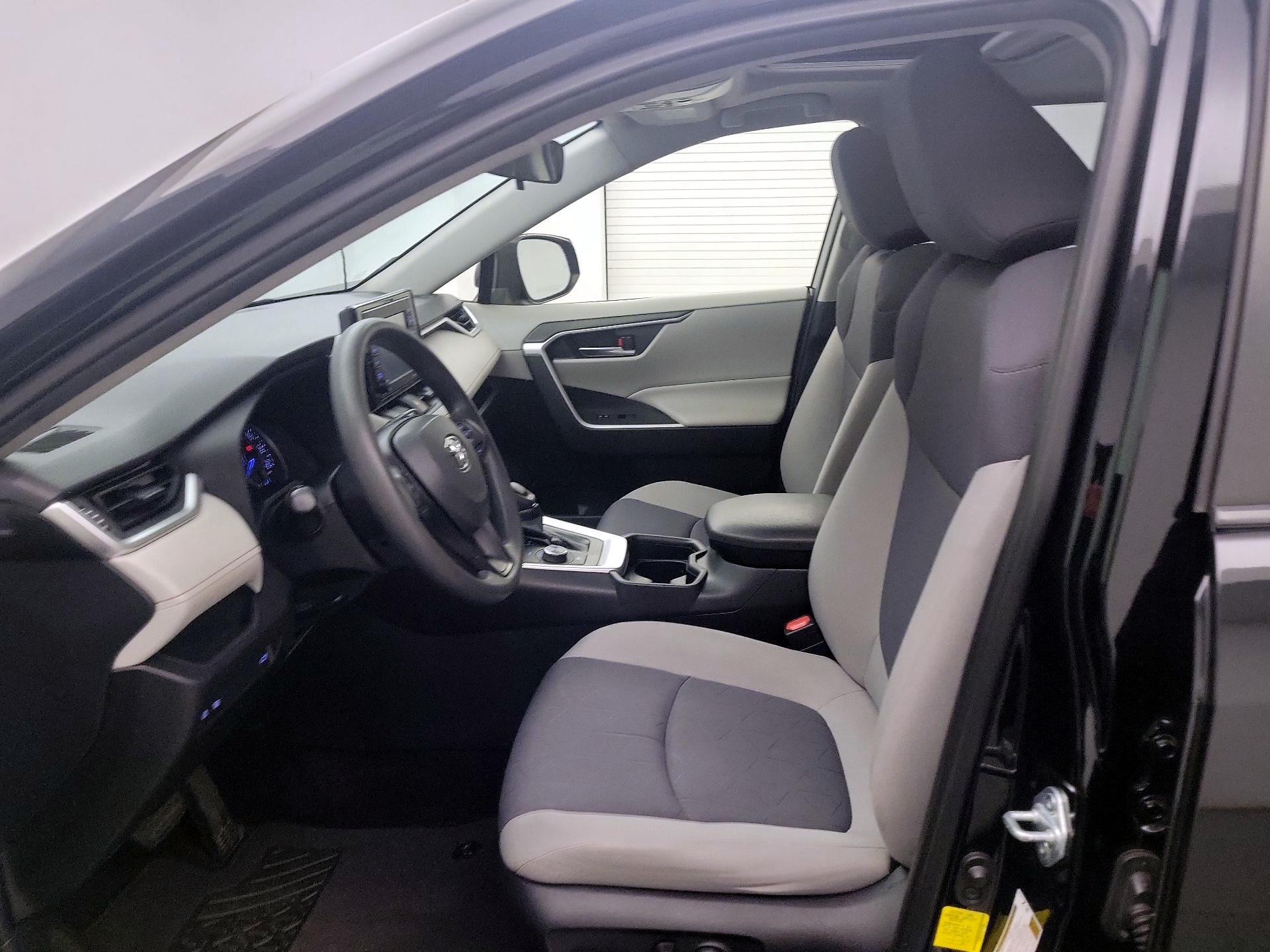 Thumbnail: 2020 Toyota RAV4 - 11