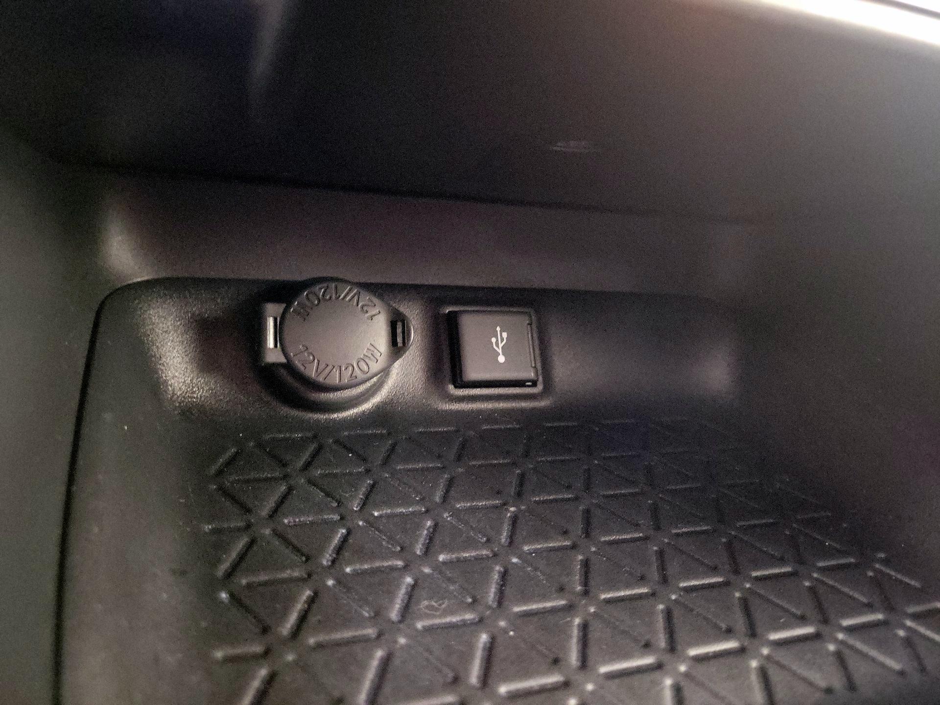 Thumbnail: 2020 Toyota RAV4 - 18