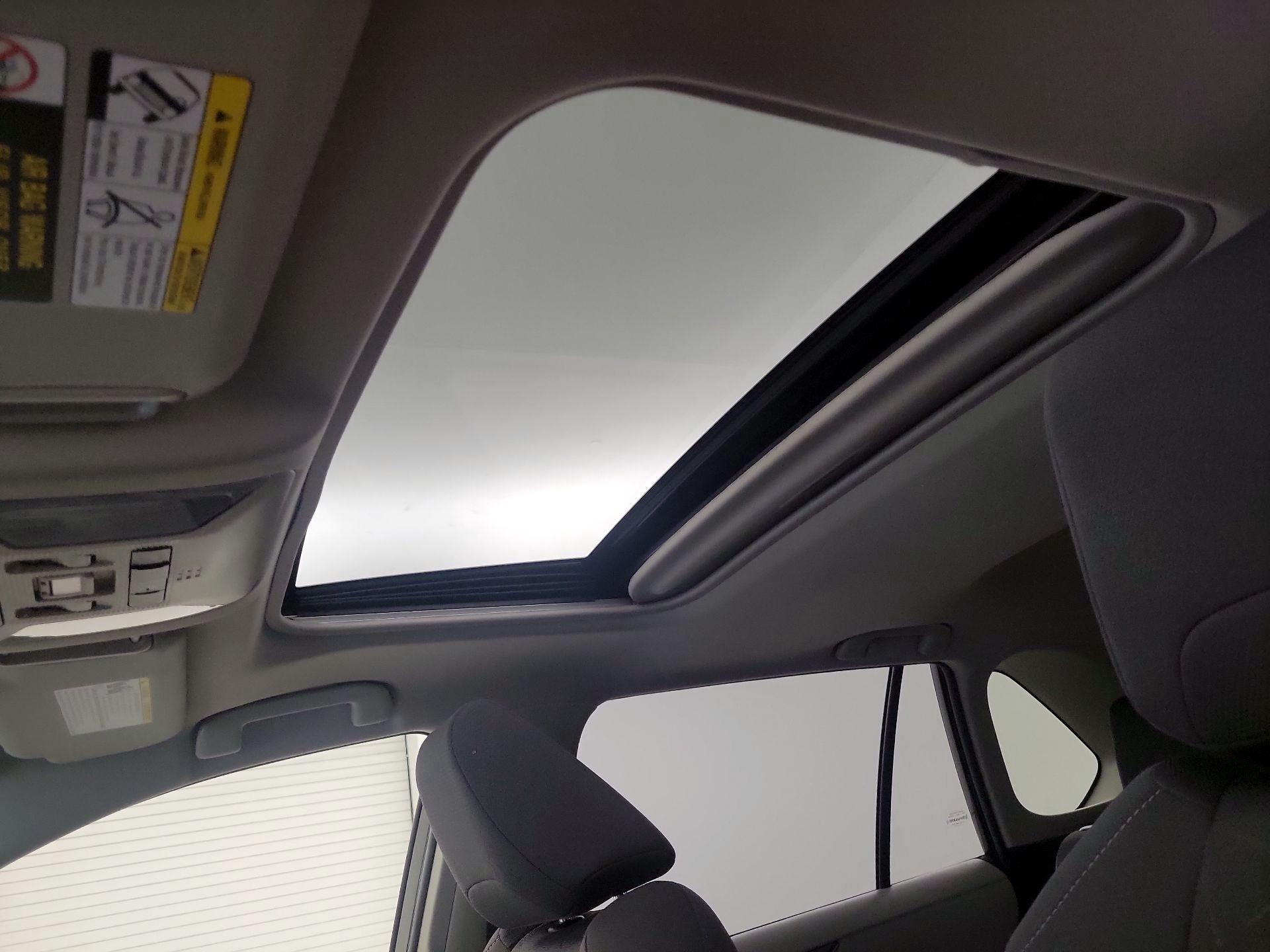 Thumbnail: 2020 Toyota RAV4 - 19