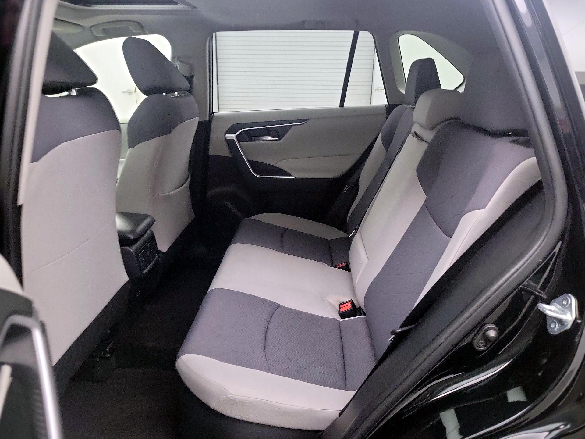 Thumbnail: 2020 Toyota RAV4 - 20