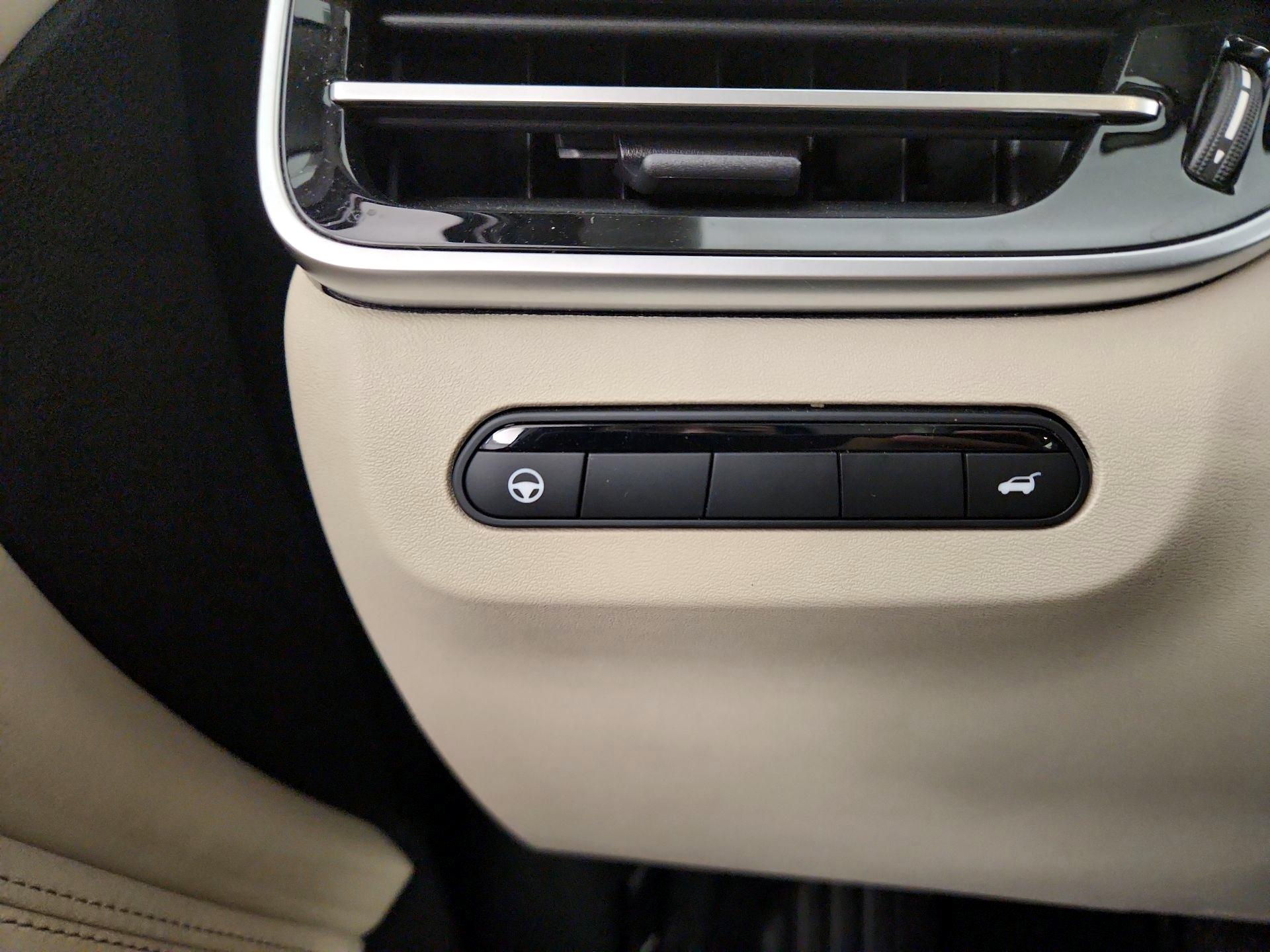 Thumbnail: 2023 INFINITI QX60 - 13