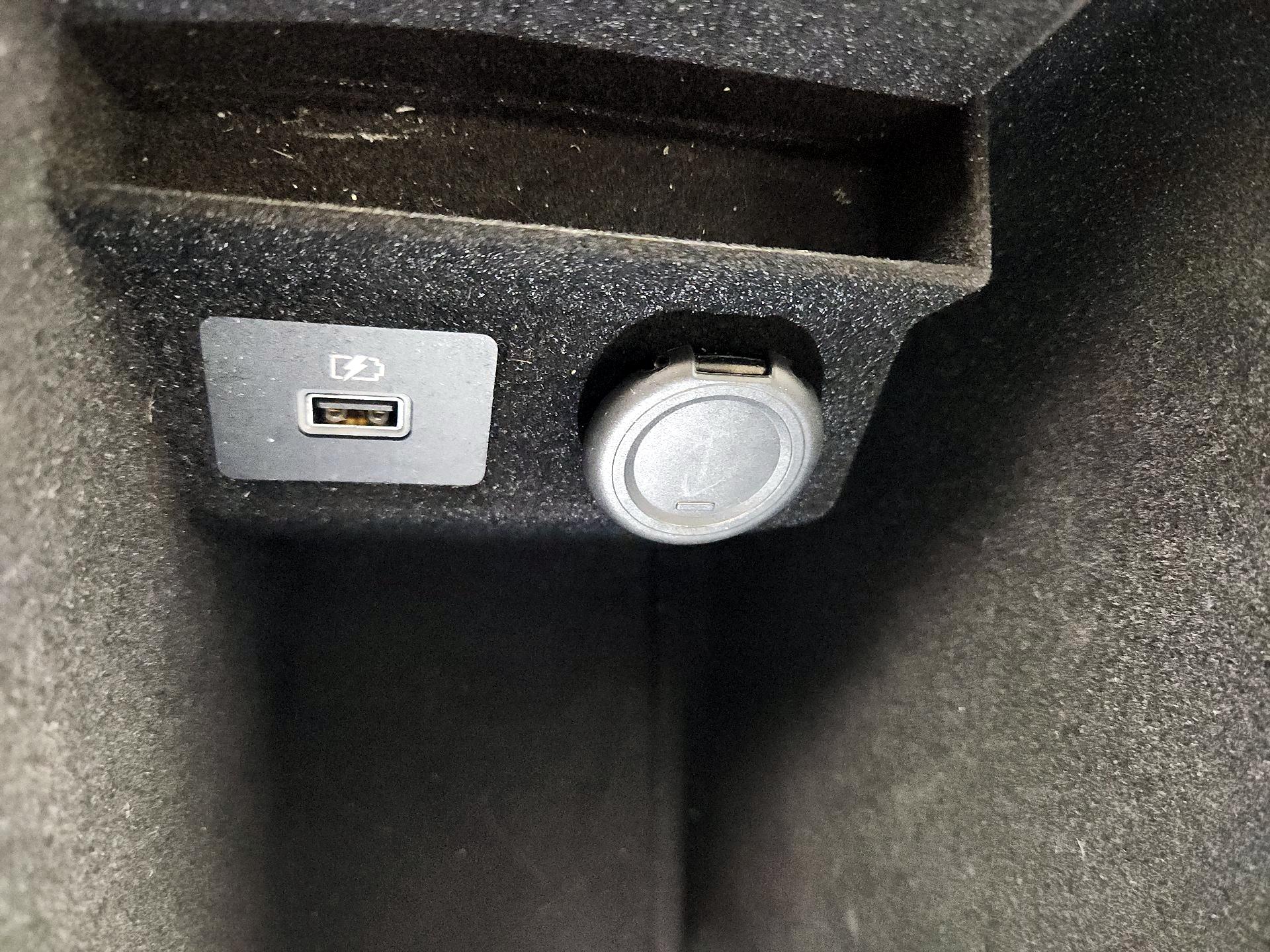 Thumbnail: 2023 INFINITI QX60 - 19