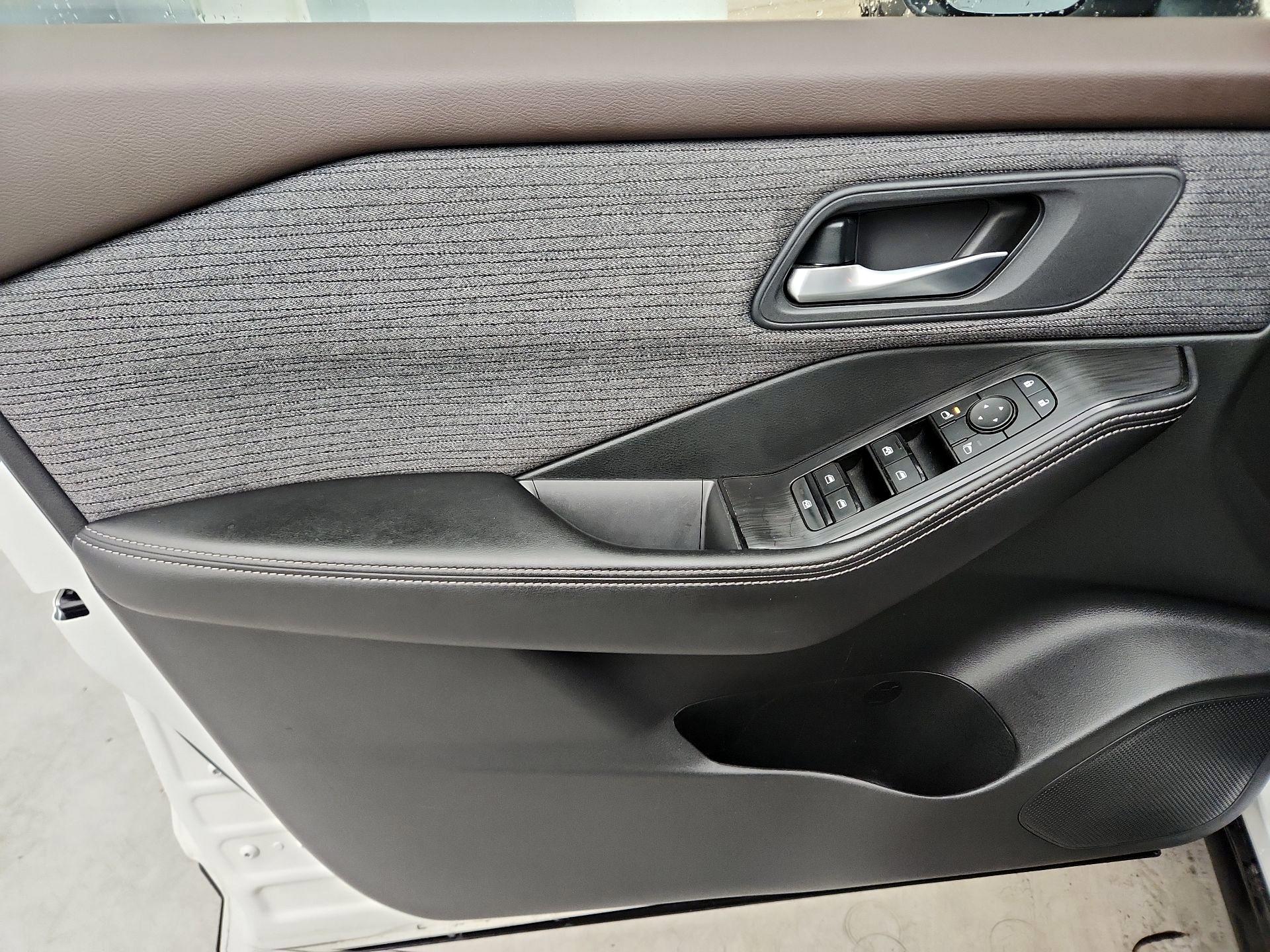 Thumbnail: 2021 Nissan Rogue - 12